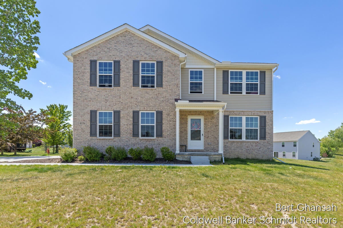 8376 N Oaks Court — photo