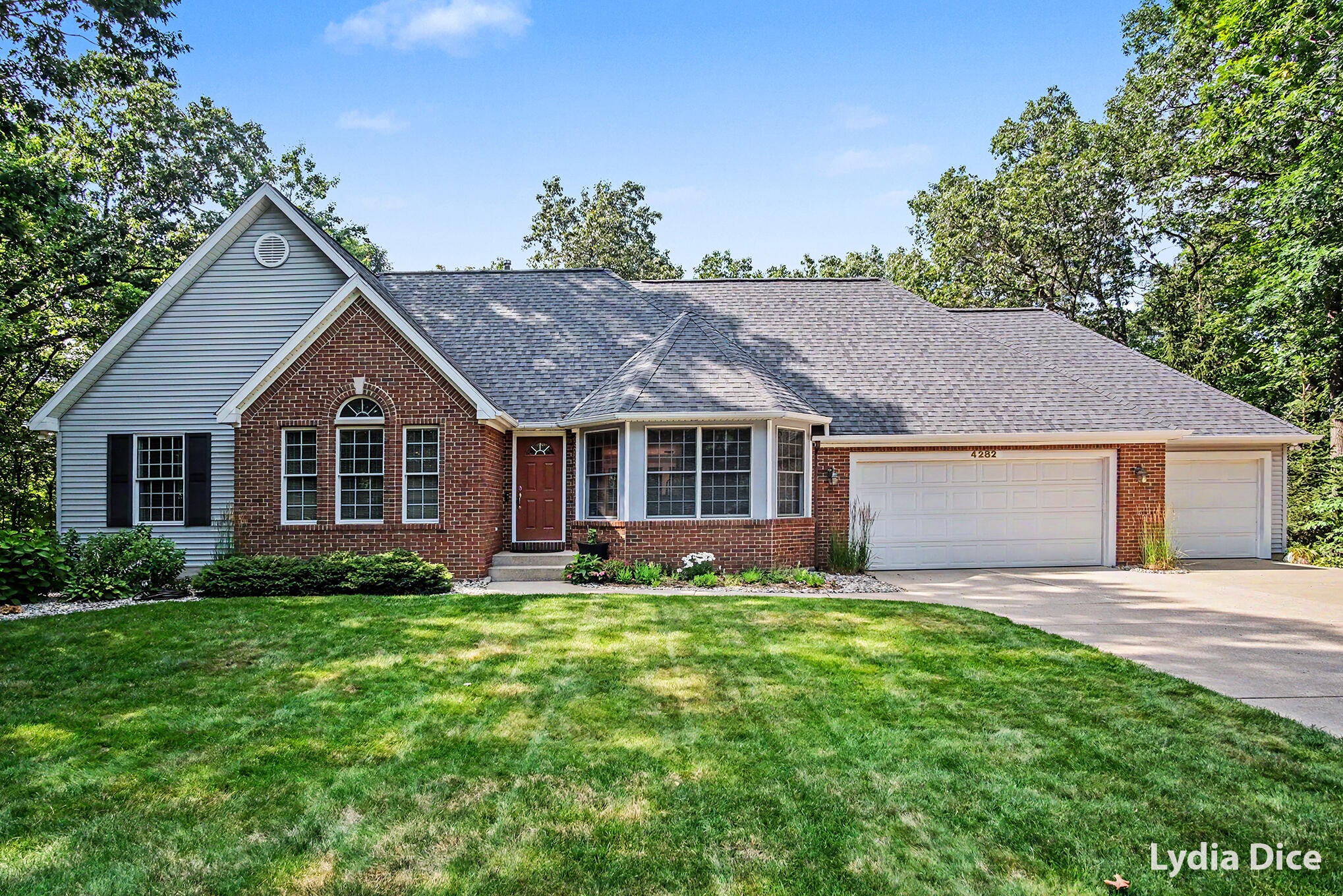 4282 Knapp Valley Court NE — photo