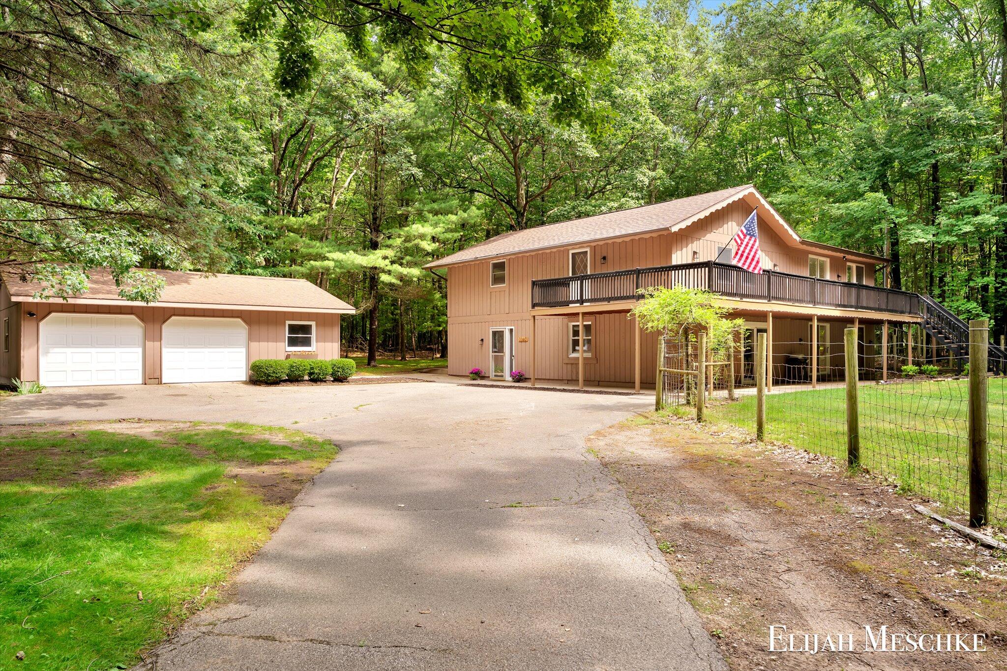 1160 Scenic Drive — photo
