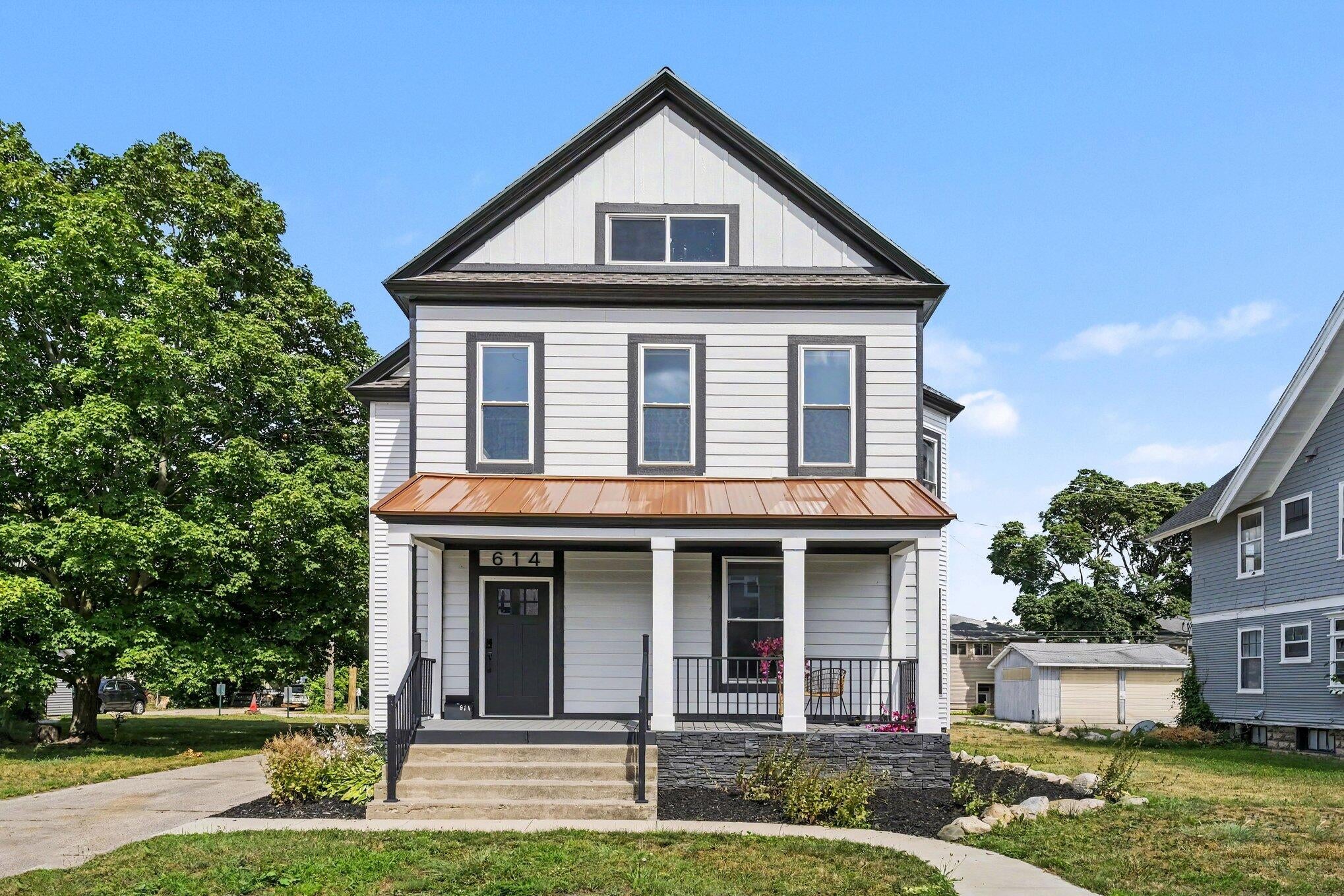 614 Fairview Avenue NE — photo