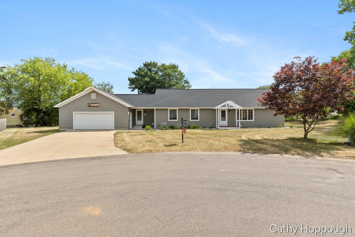 918 Emerald Circle — photo