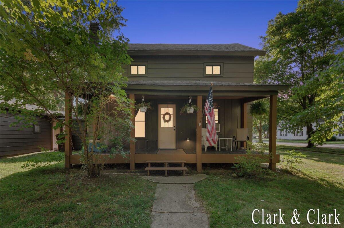 536 E Bond Street — photo