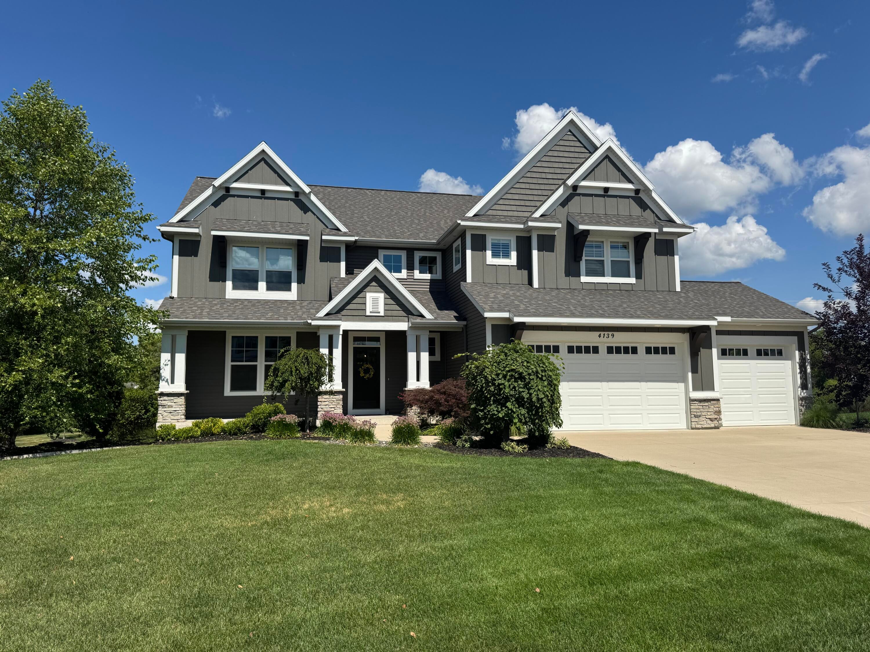 4139 Old Hawk Court NE — photo