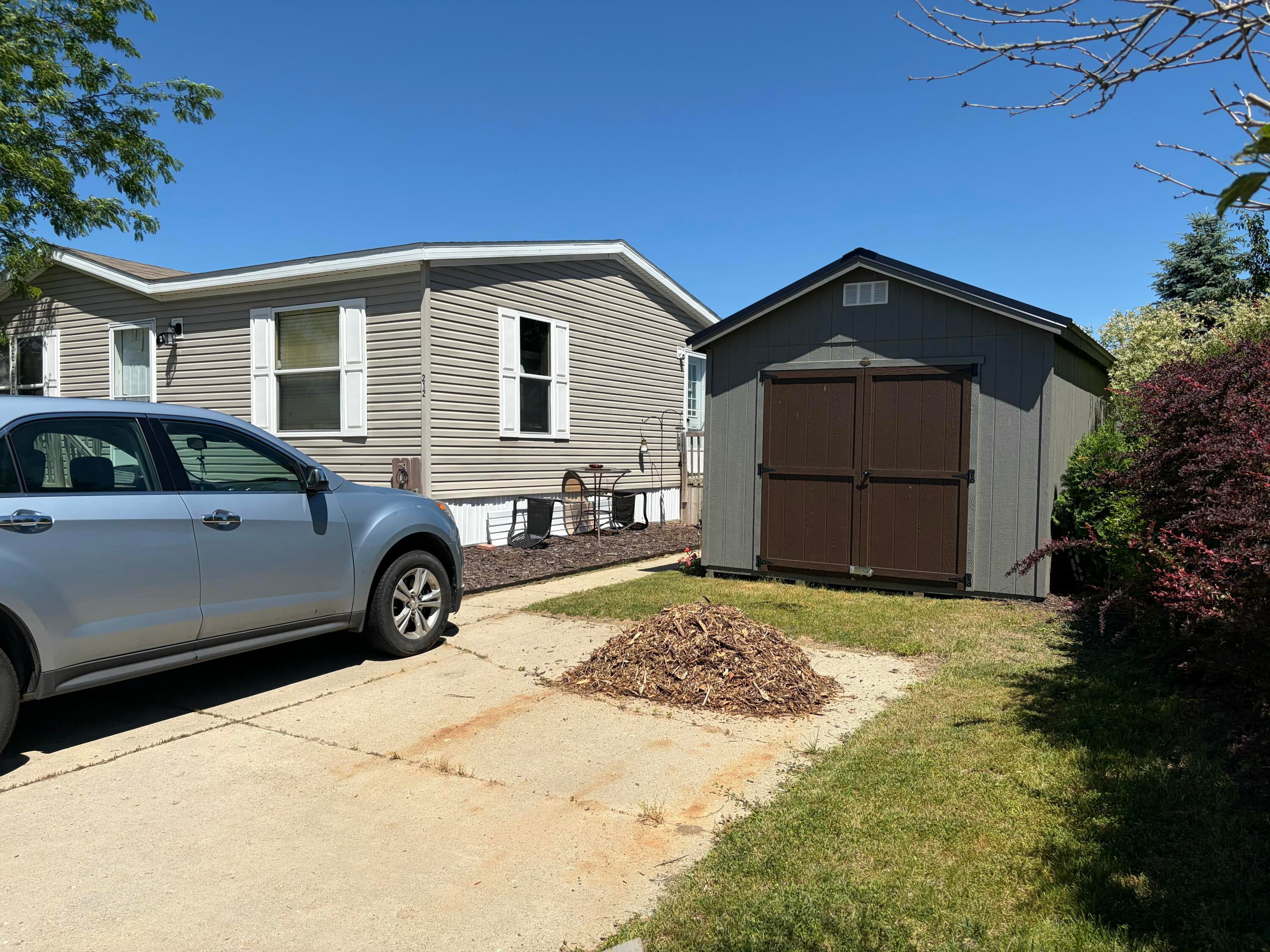 360 E Tuttle Road 212 — photo