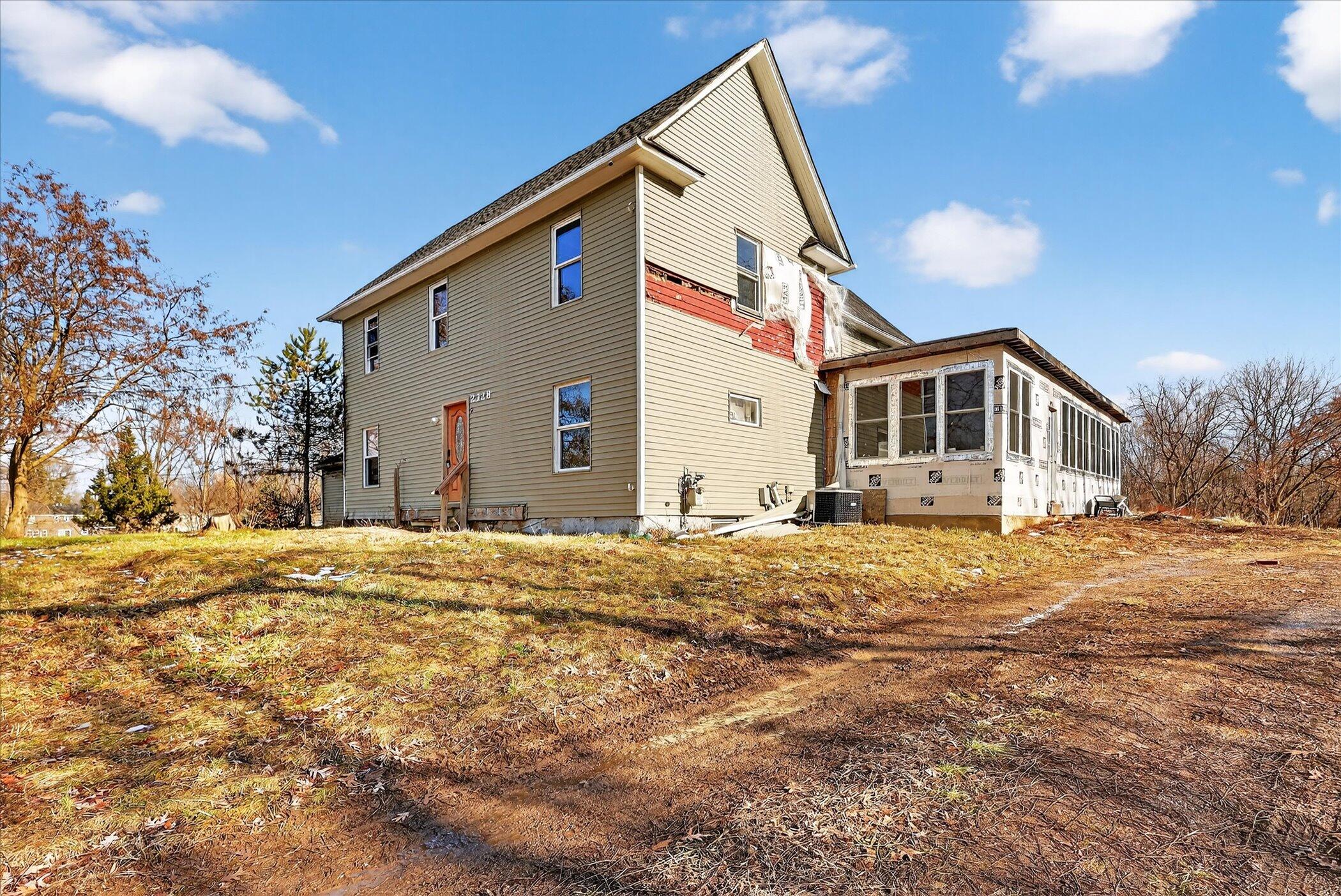 2328 Dean Lake Avenue NE — photo