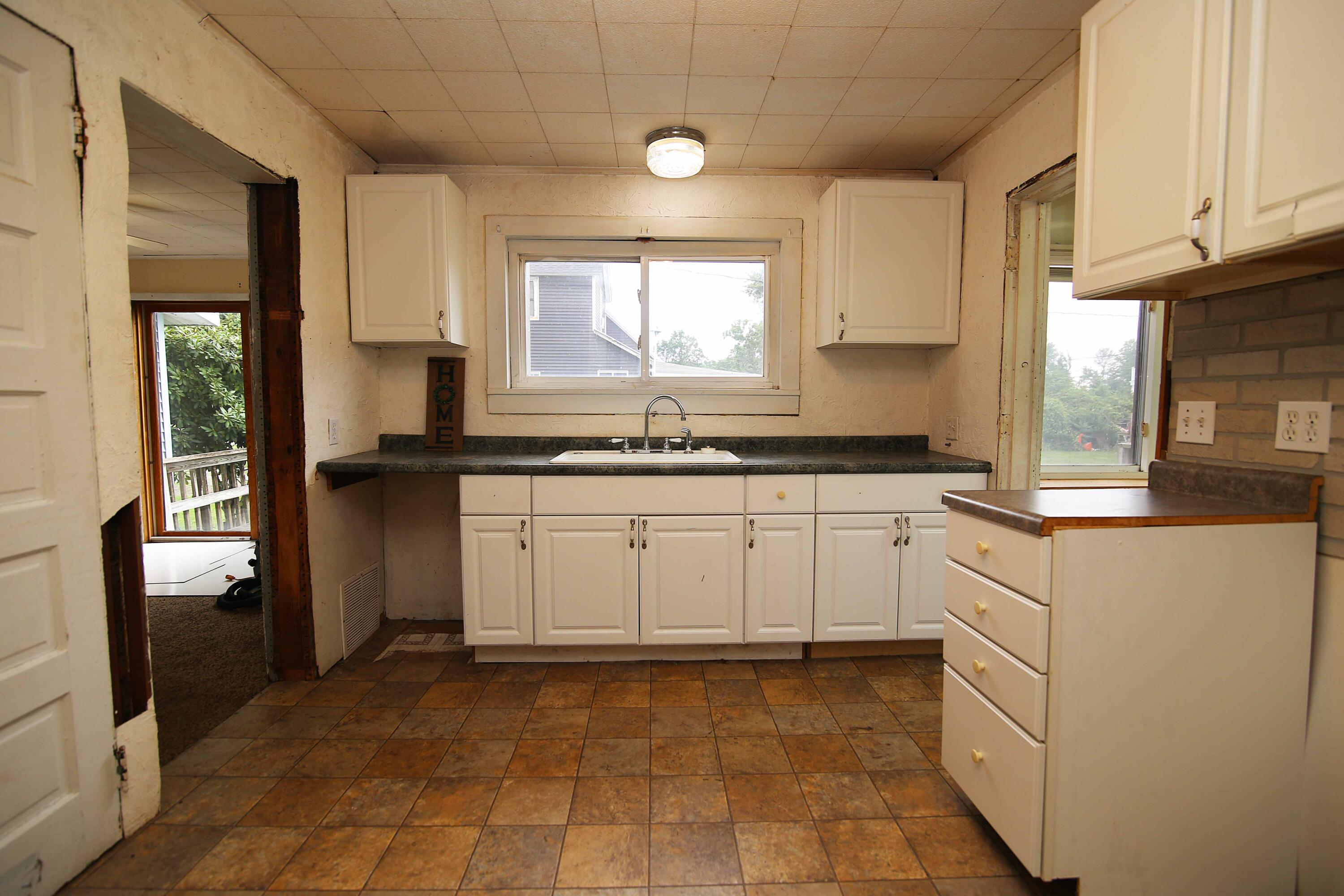 406 Spring Street, Three Rivers, MI 49093 — photo 2