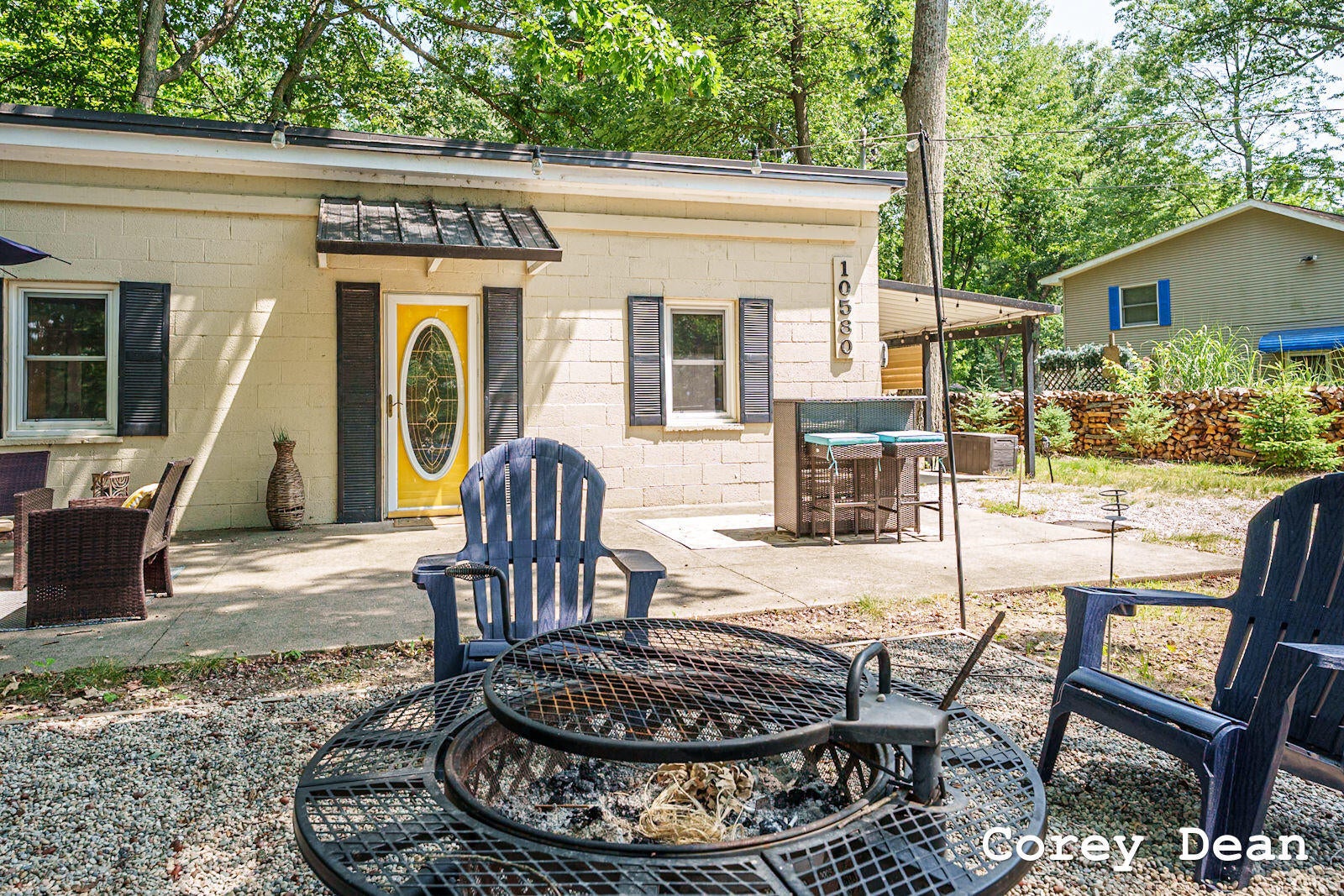 10580 Round Lake Drive — photo