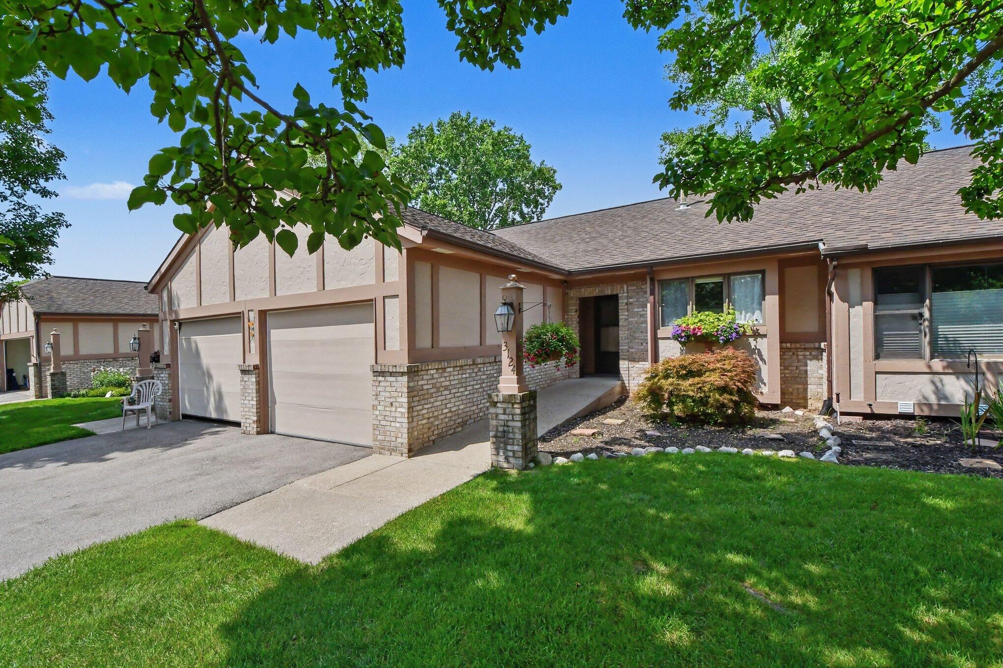3124 Maple Villa Drive SE — photo
