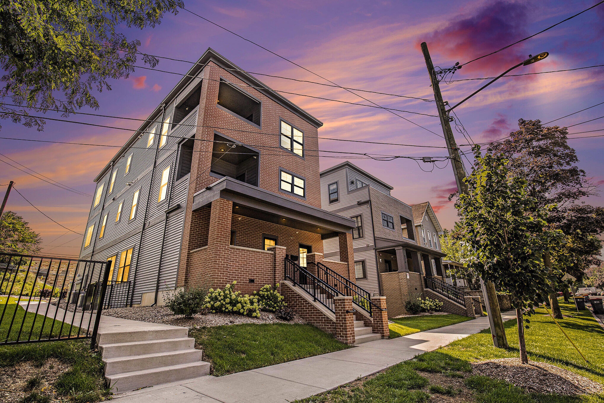 826 Fairview Avenue NE — photo