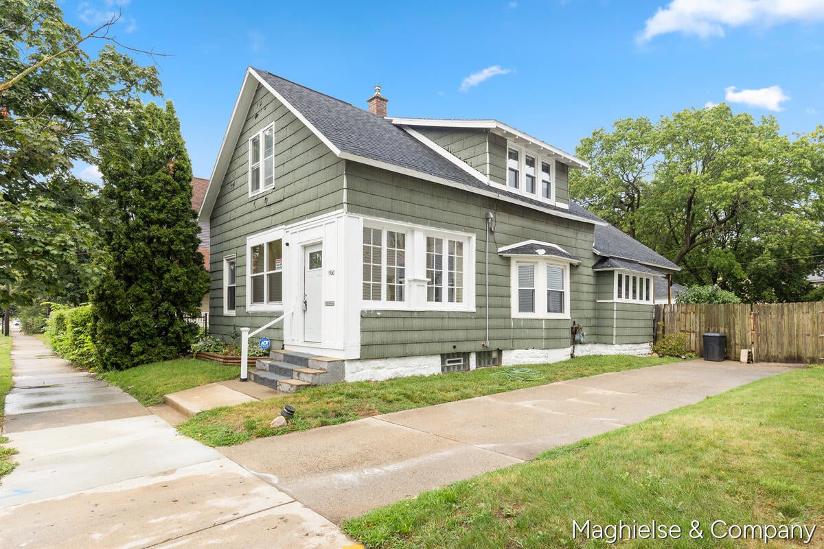 1106 Alpine Avenue NW — photo