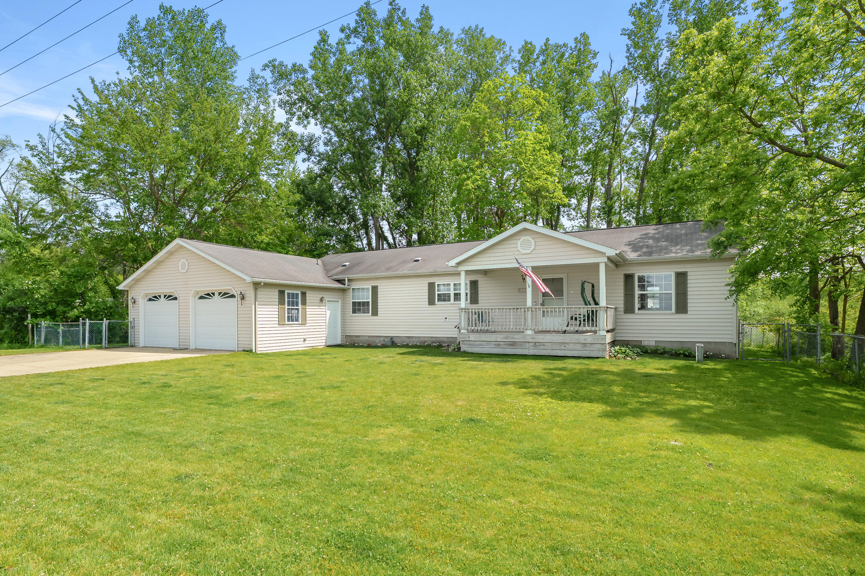 2038 E Bristol Road E, Dowling, MI 49050 — photo 2