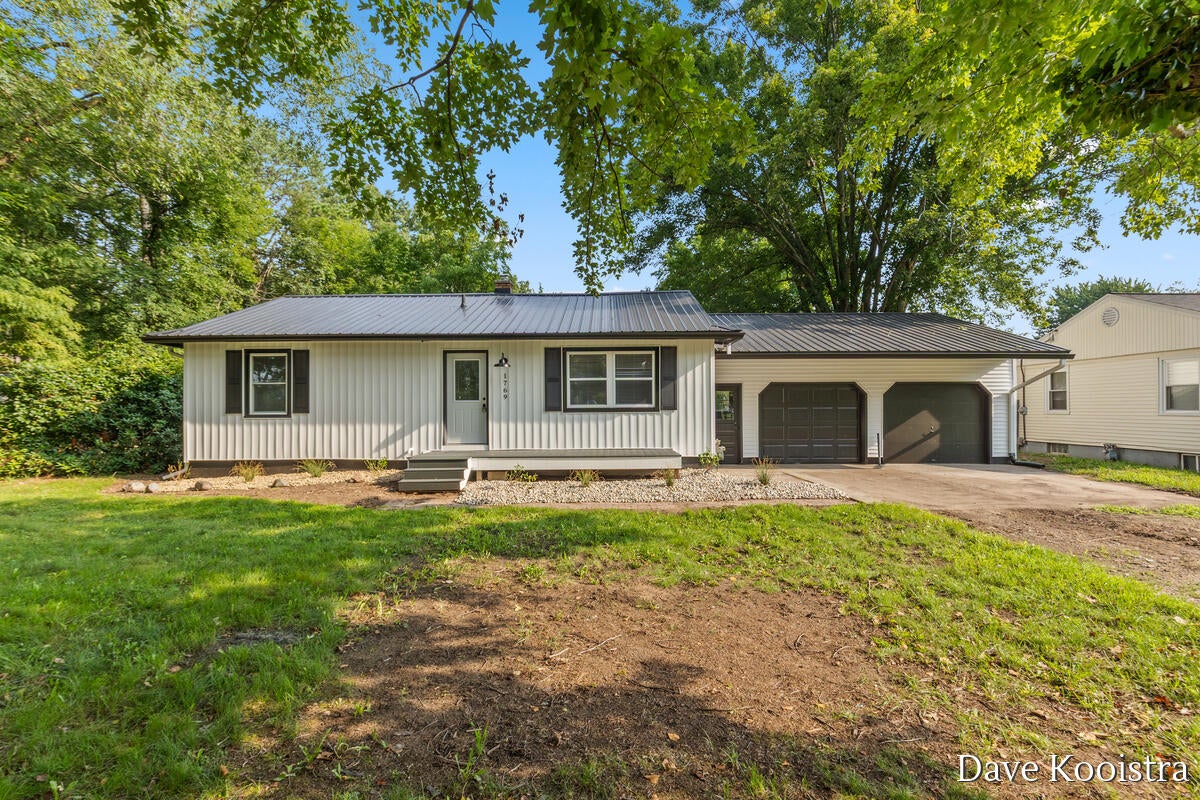 1769 Perry Street — photo