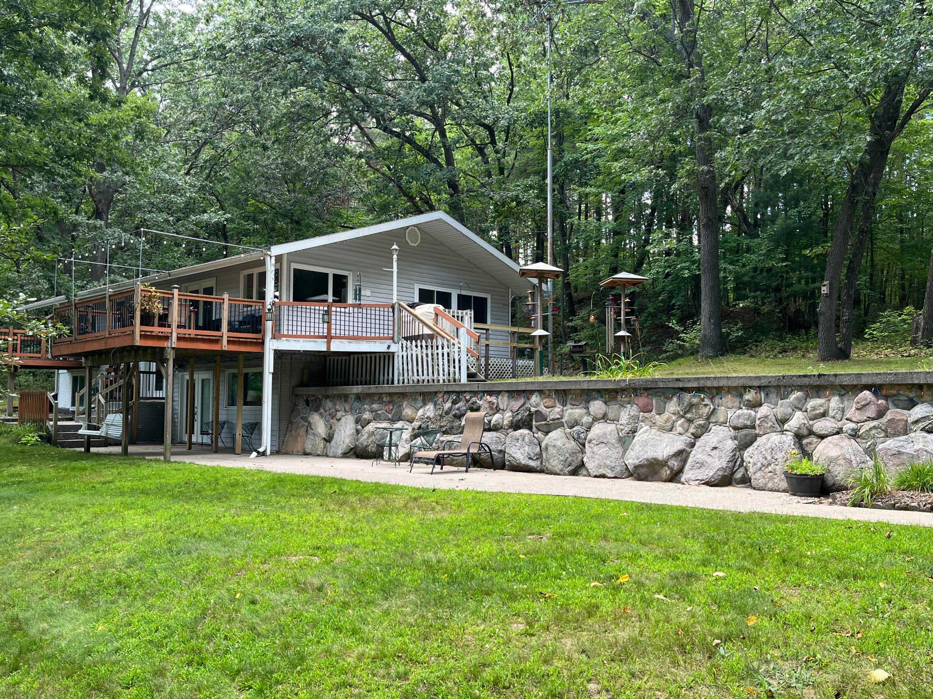 11011 Podunk Avenue NE — photo