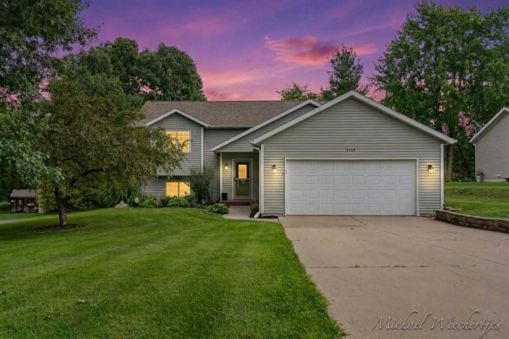 6998 Riverwood Drive — photo