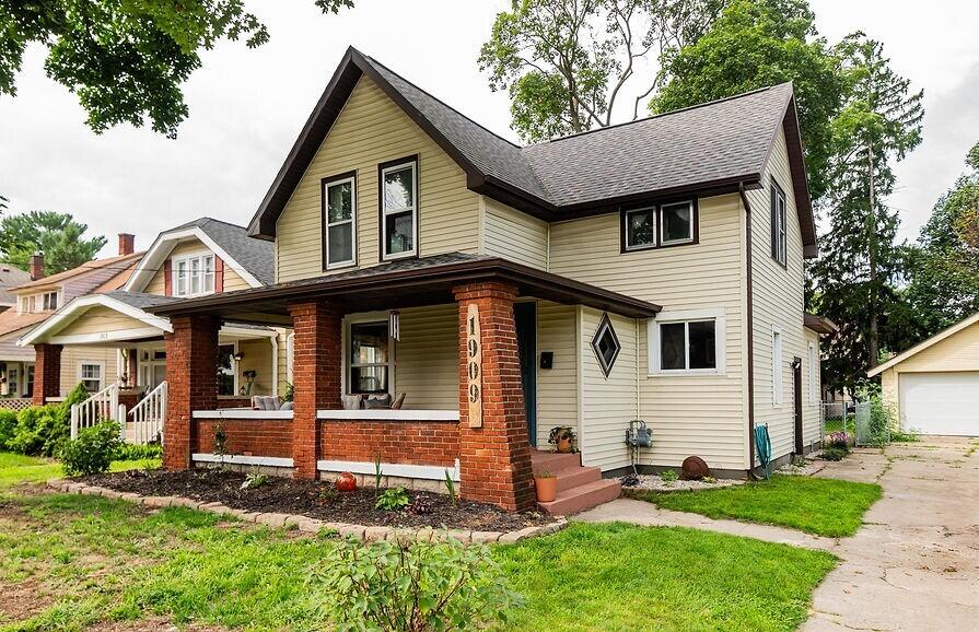 1909 Linden Avenue SE — photo