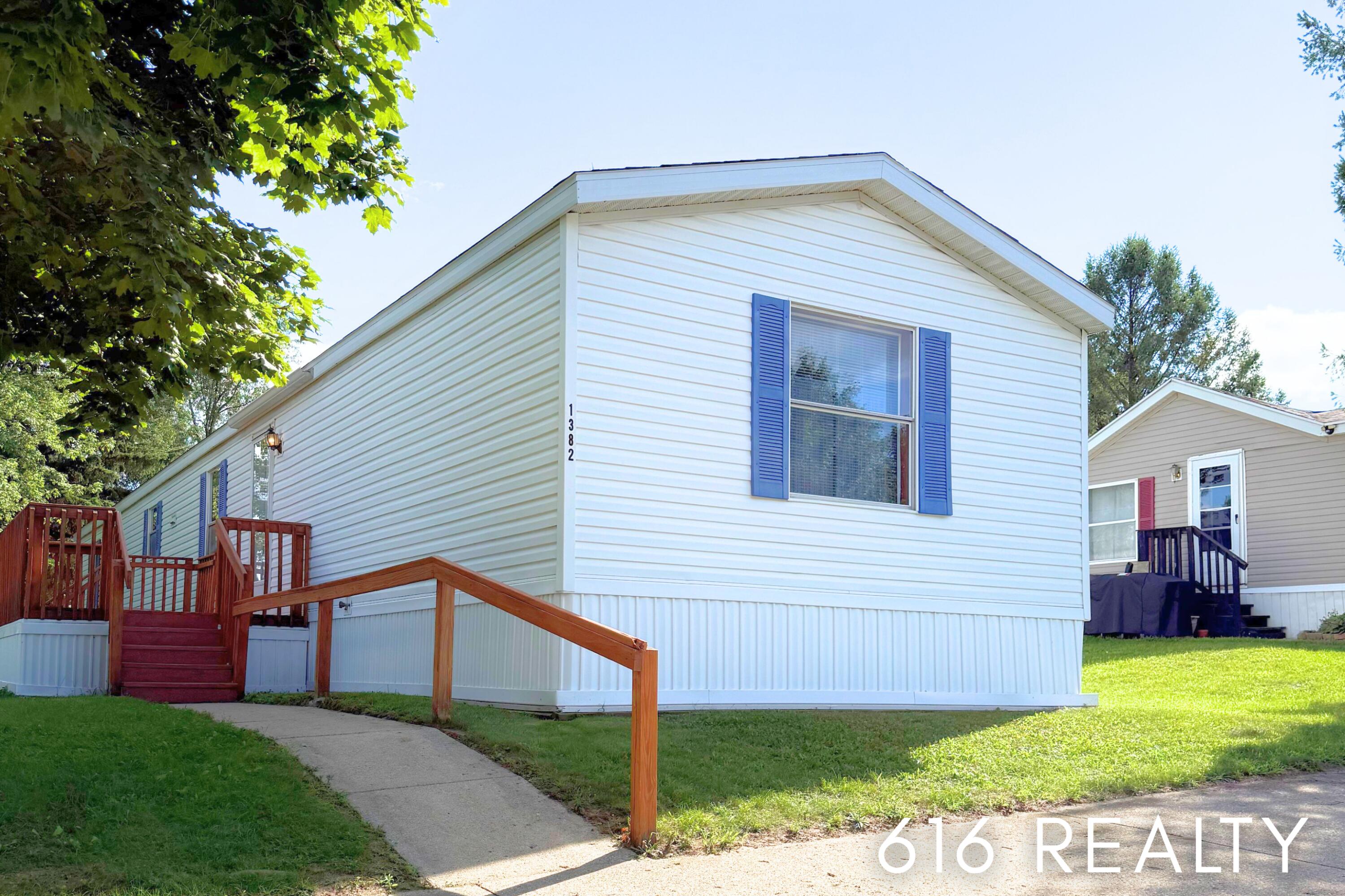 1382 Beaver Dam Drive NE — photo