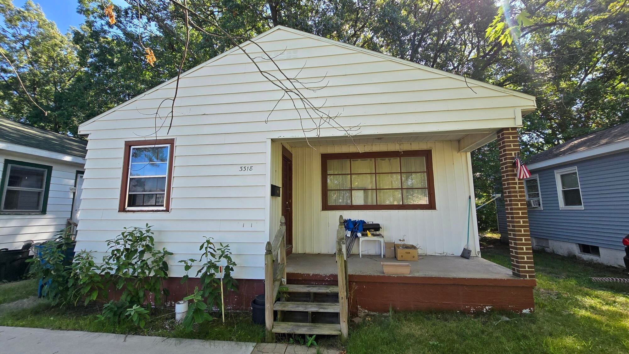 3318 Lemuel Street — photo