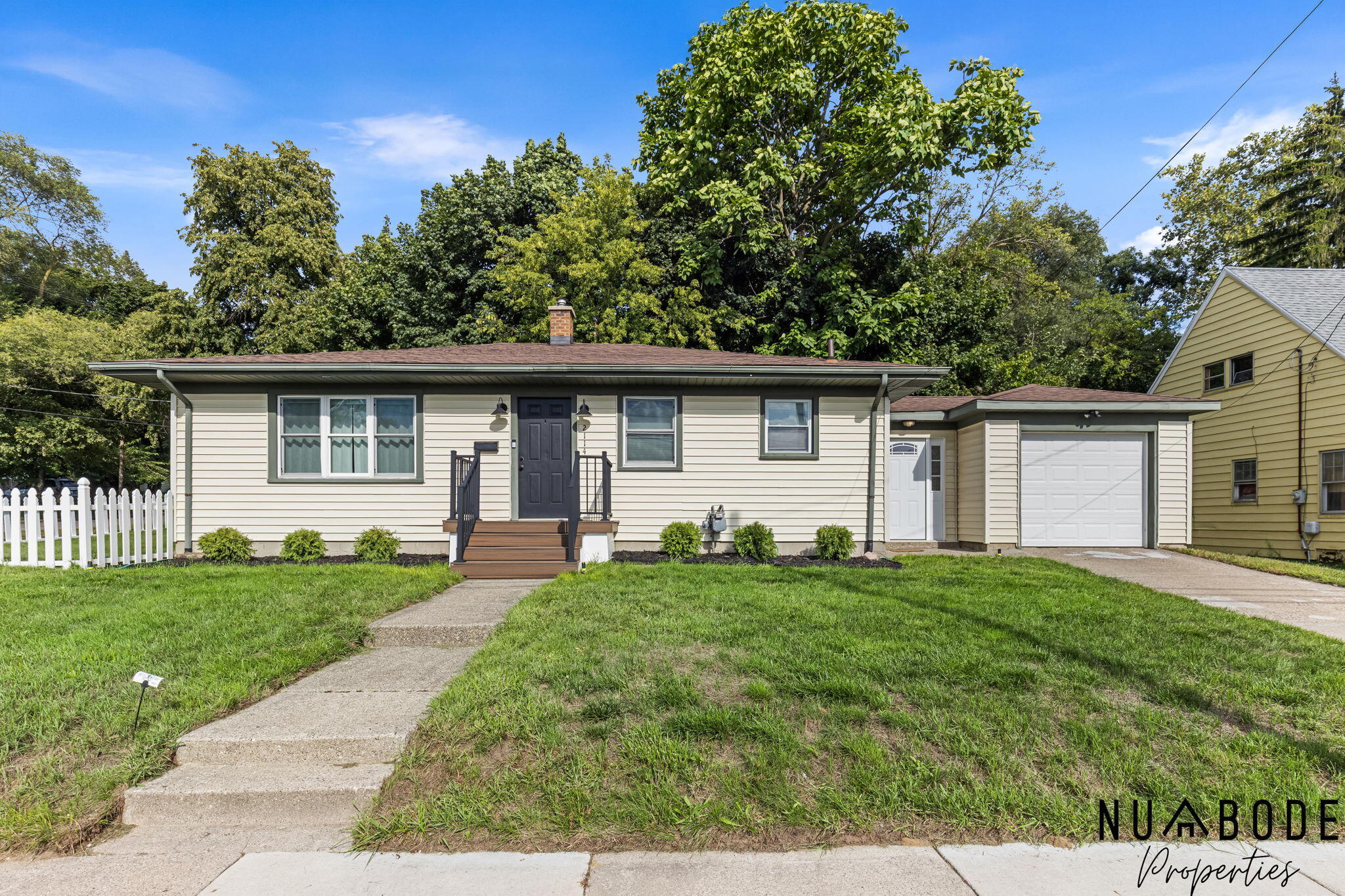 2114 Kalamazoo Avenue SE — photo