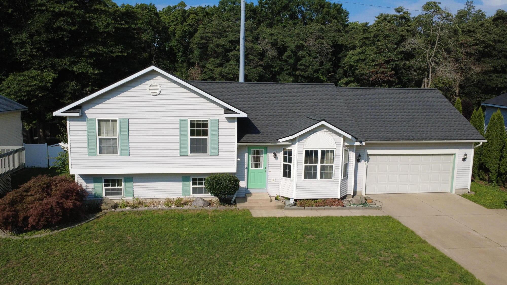 2591 W Pine Lane — photo