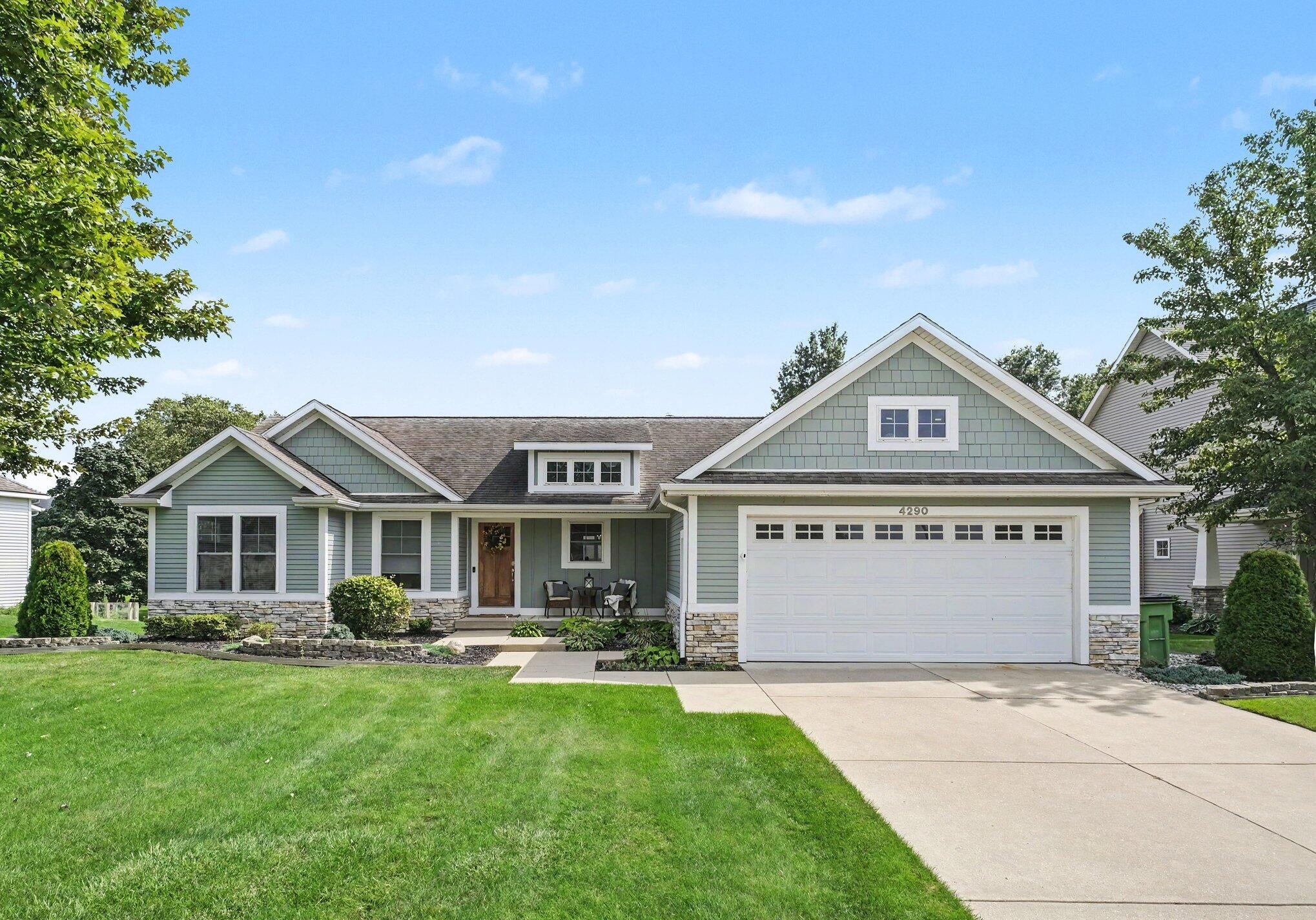 4290 Oak Meadow Drive — photo