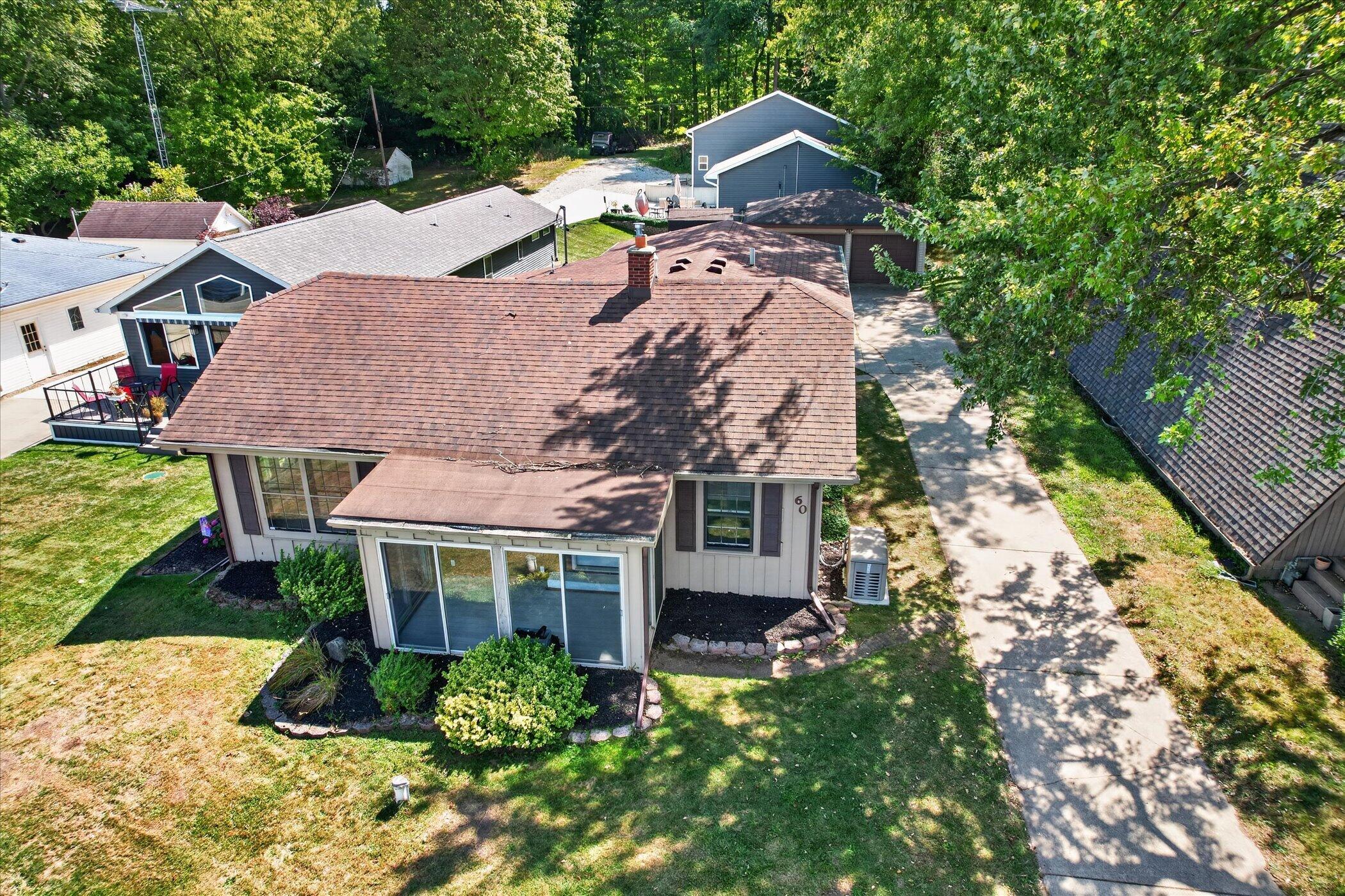 60 E Hickory Road E — photo