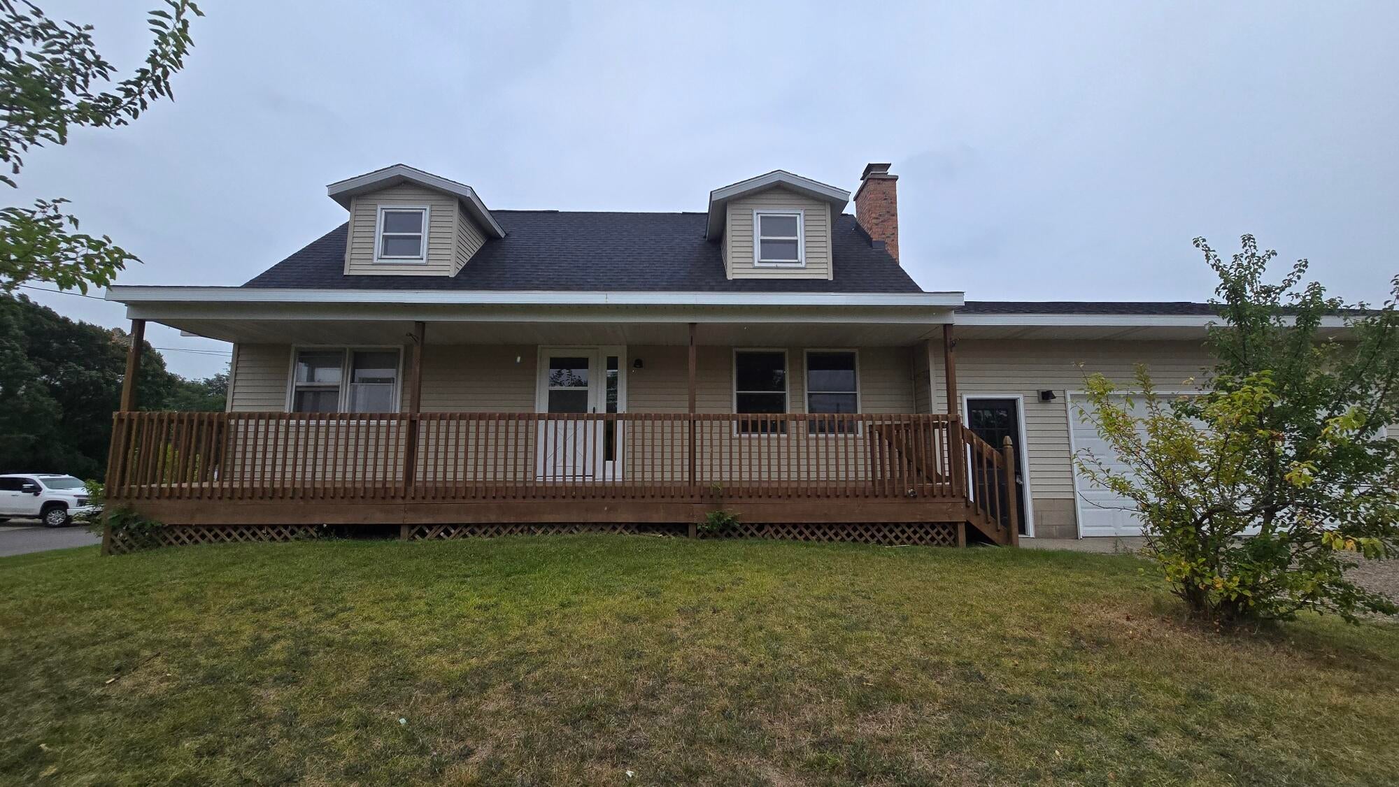6049 Boone Road — photo