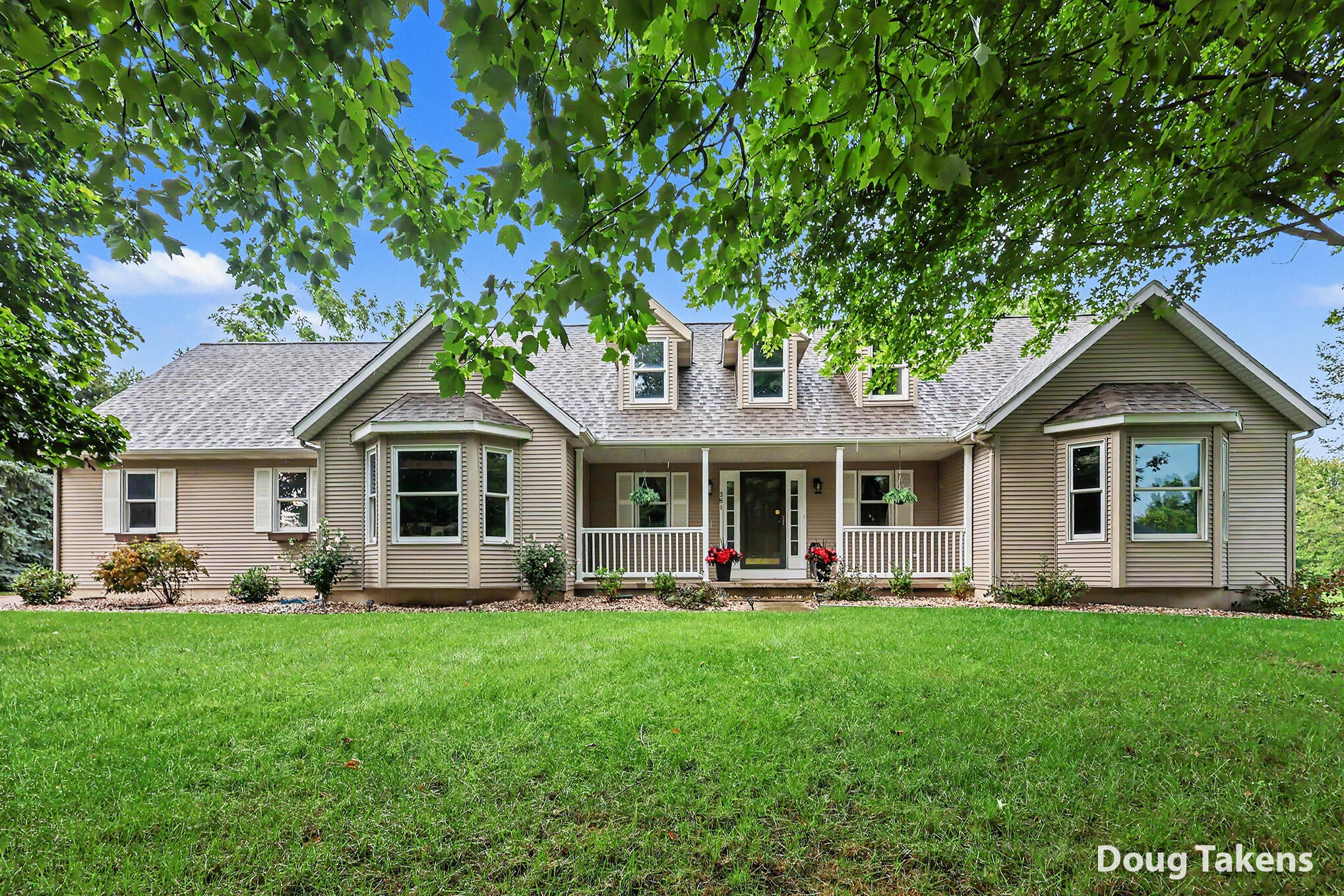 381 White Stag Court SW — photo