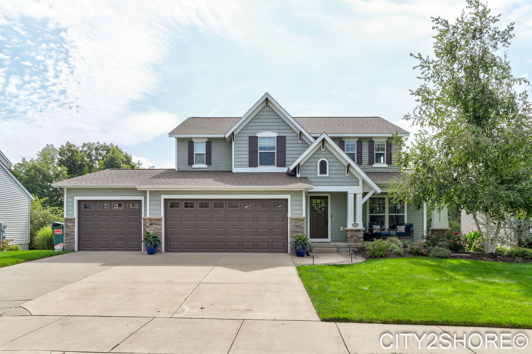 8560 Twin Lakes Drive — photo
