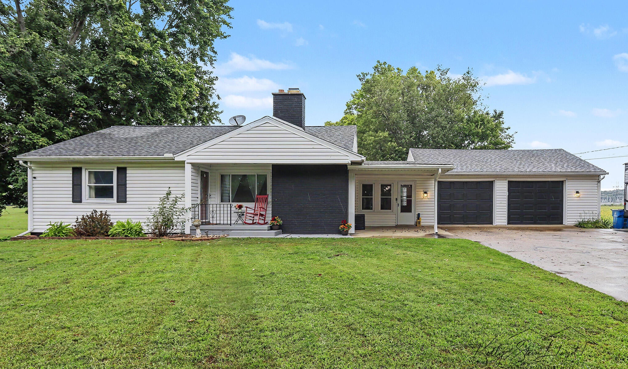 751 Riverview Drive — photo