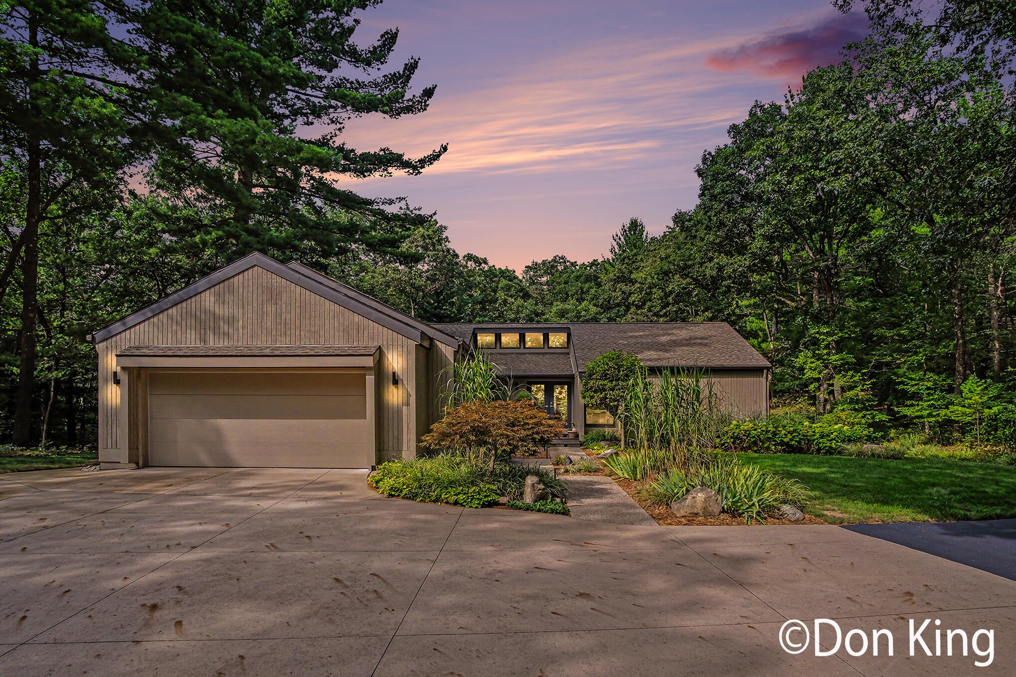 9020 Bailey Drive NE — photo