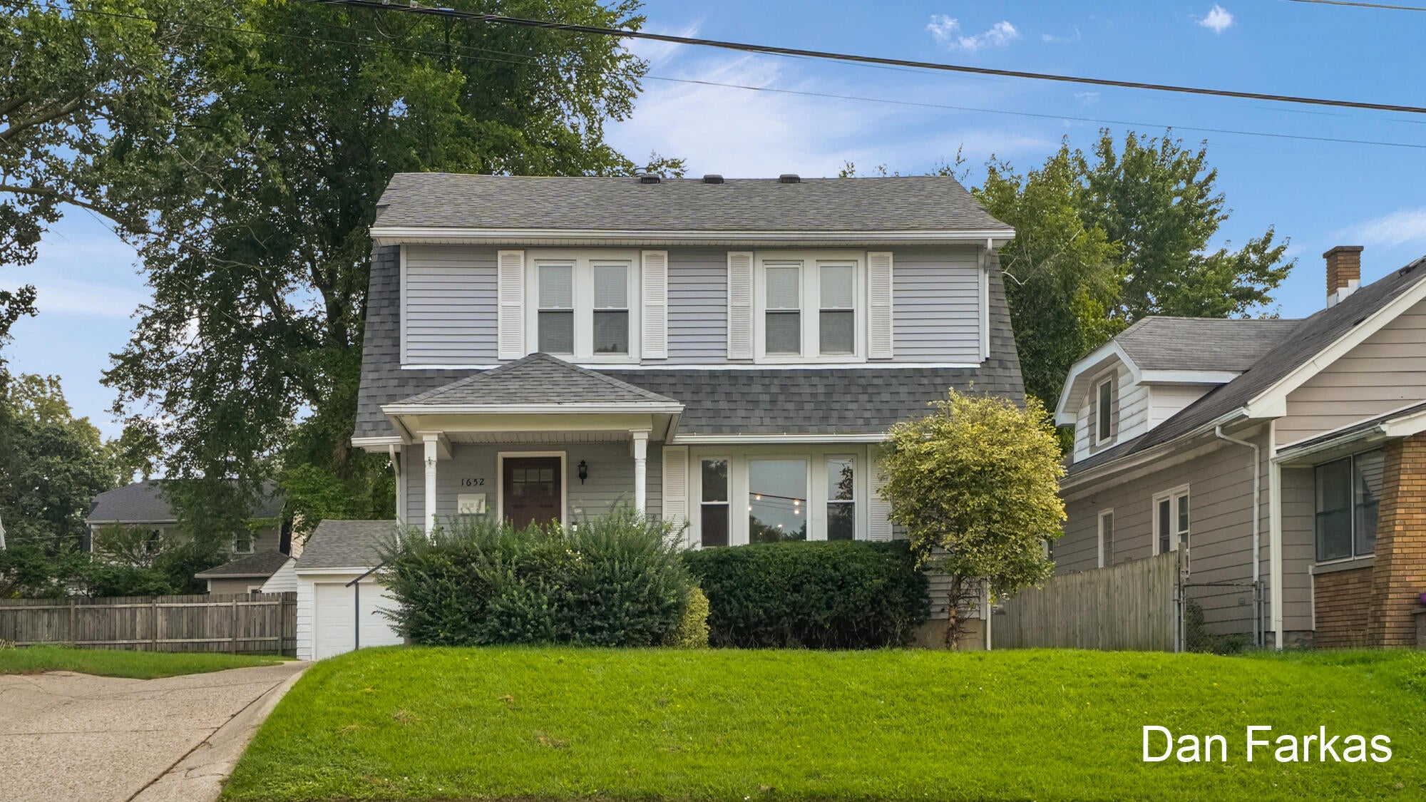1652 Margaret Avenue SE — photo