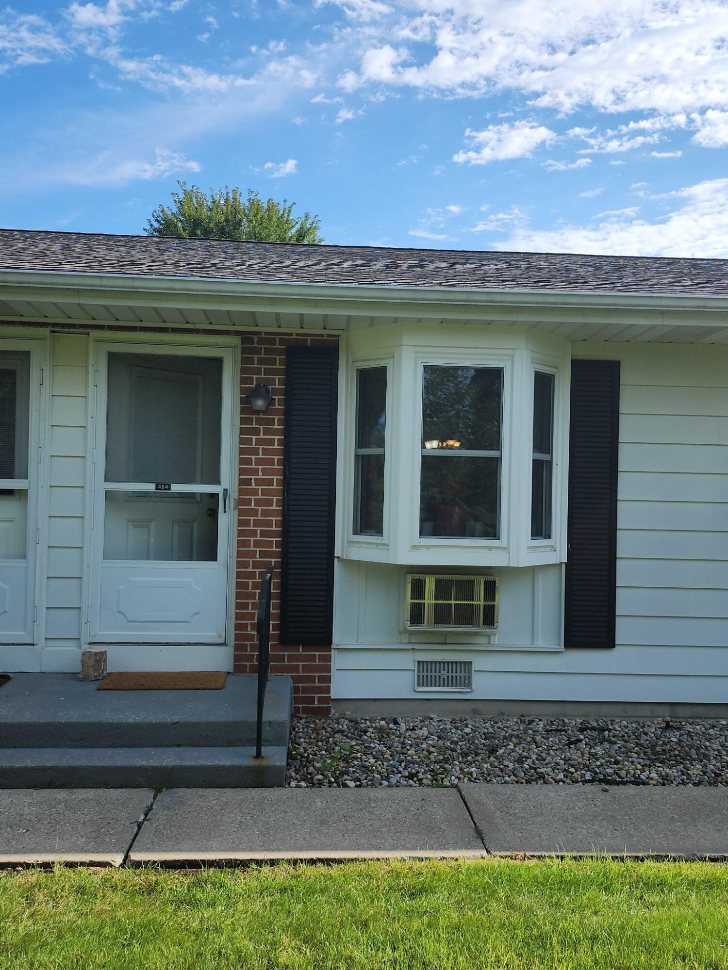 484 Leisure Acres Street — photo