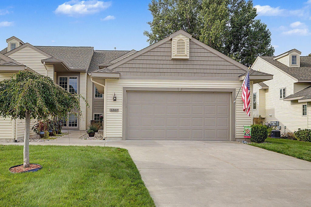 1207 S Timberview Drive — photo