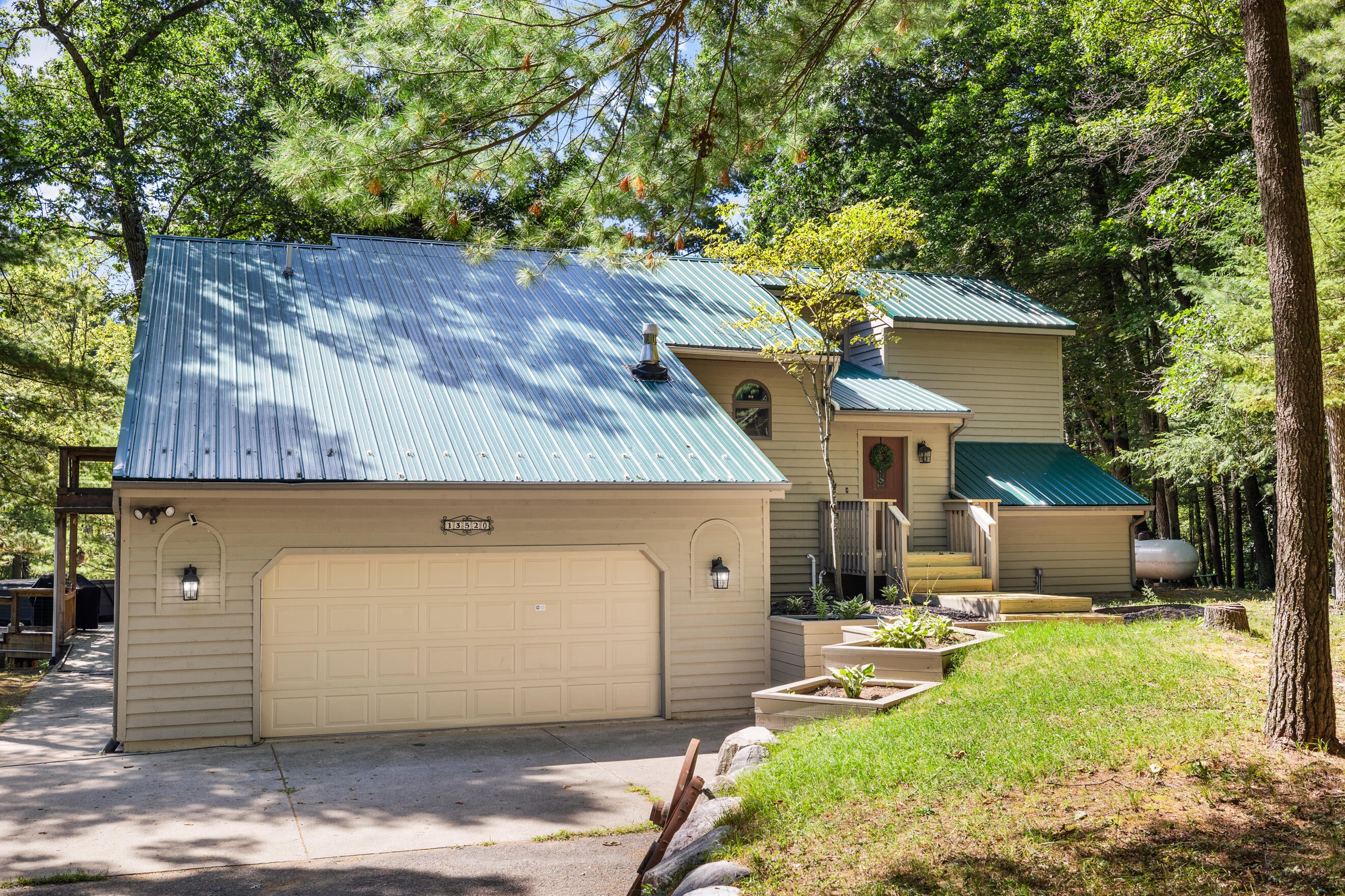 13520 14 Mile Road NE — photo