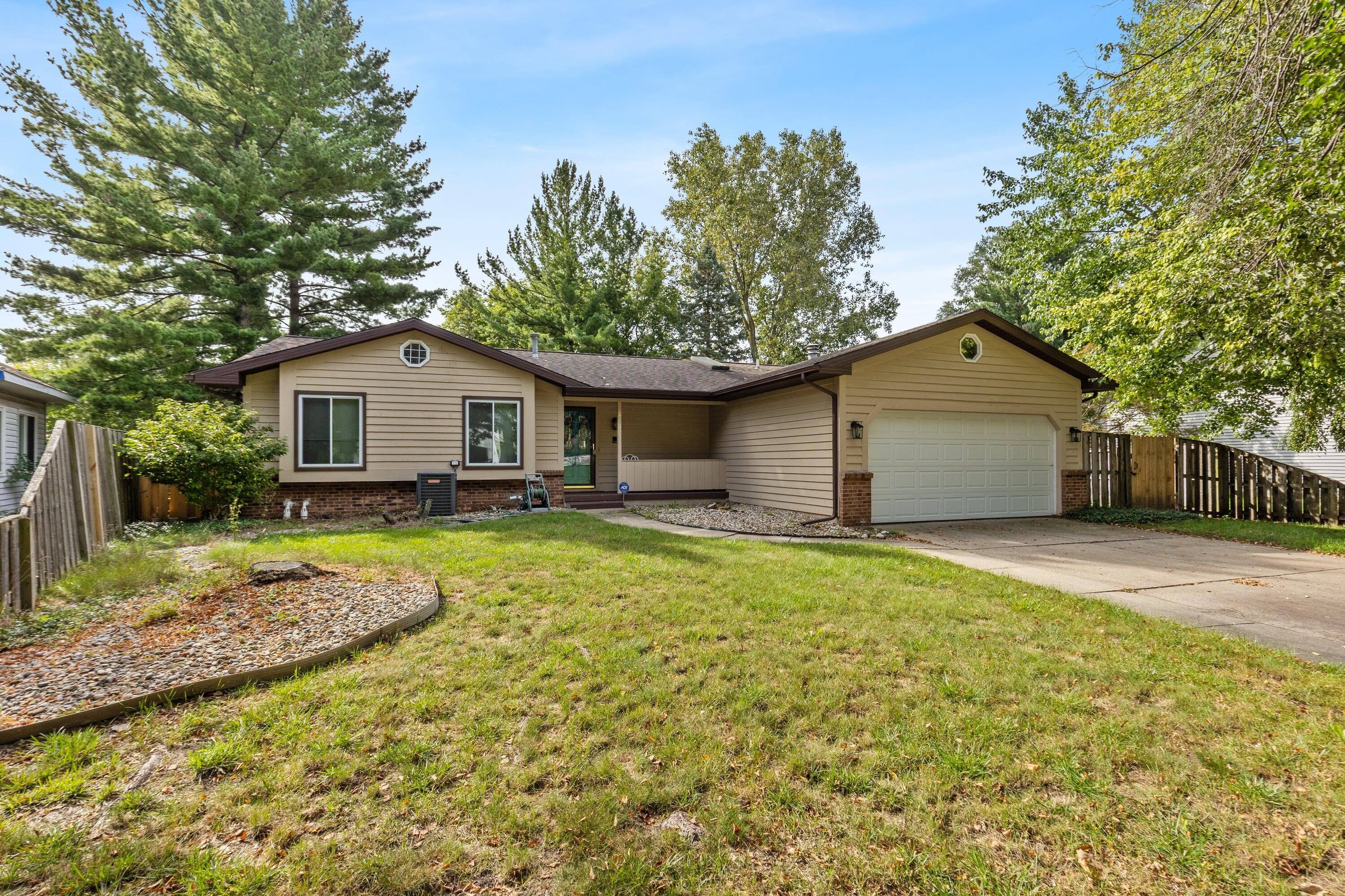 2108 Brook Trails Court SE — photo