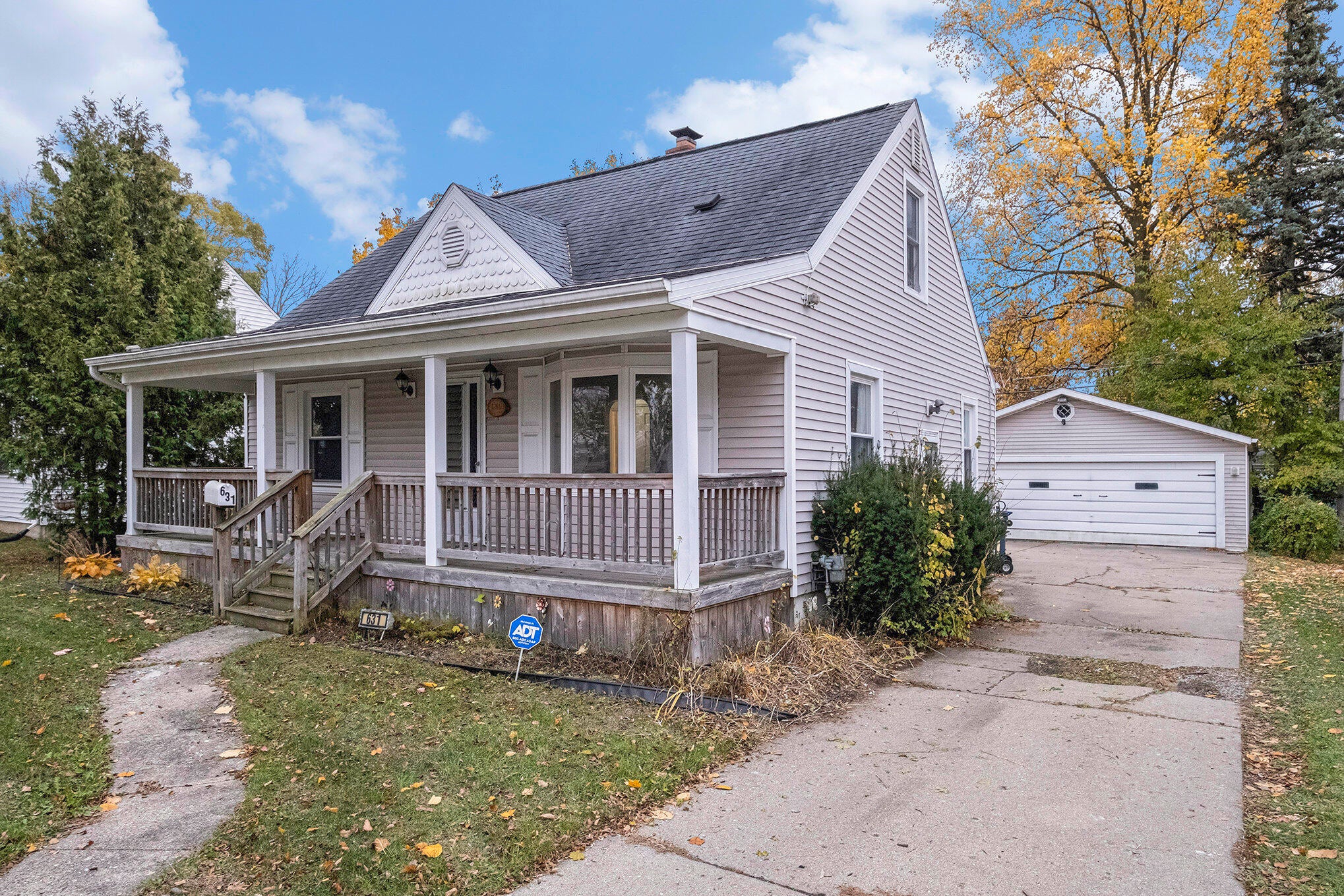 631 Campbell Street — photo