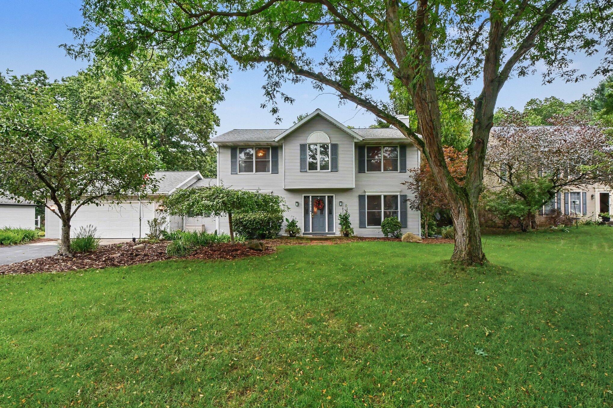3055 Riverwoods Drive NE — photo