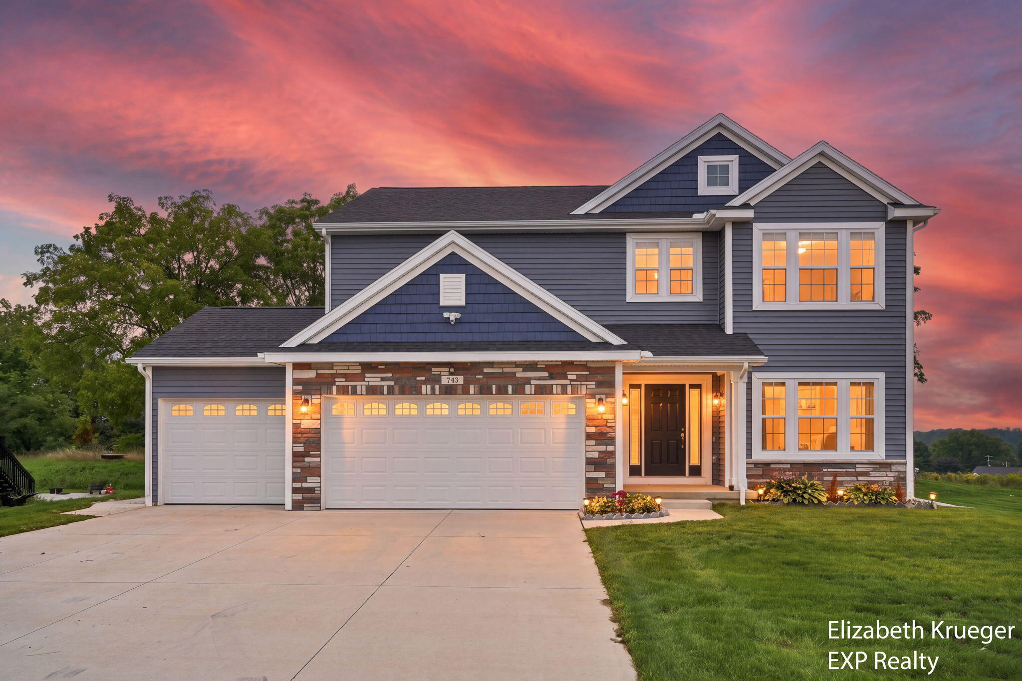 743 Petoskey Stone Drive SW — photo
