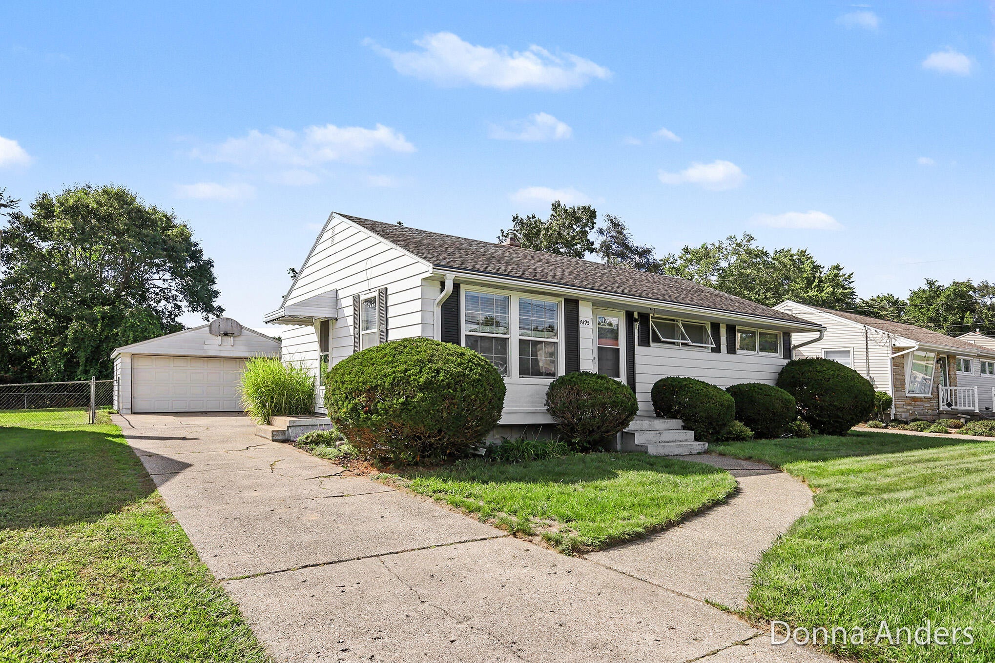 4895 Marshall Avenue SE — photo