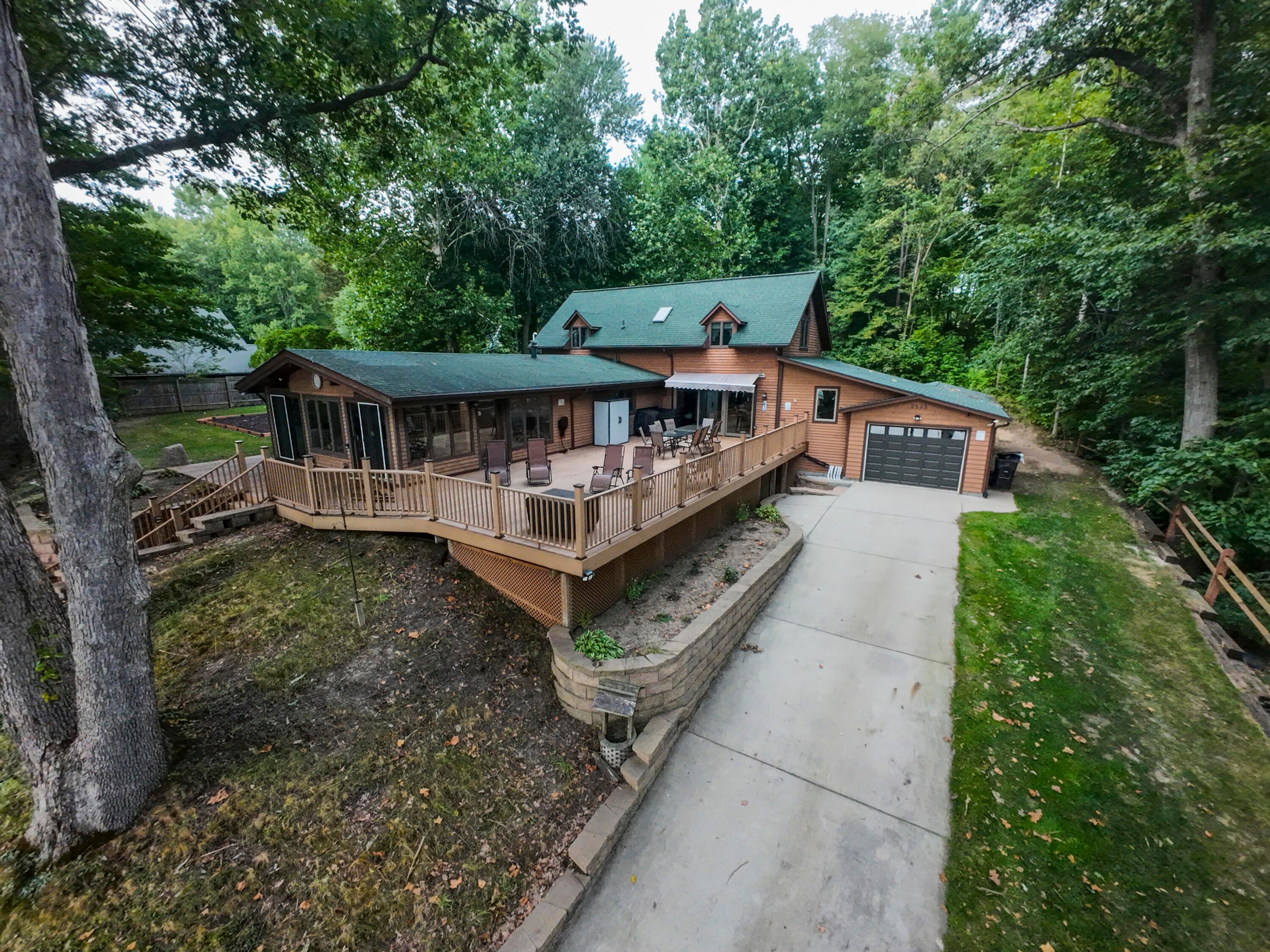 2533 Miner Lake Drive — photo