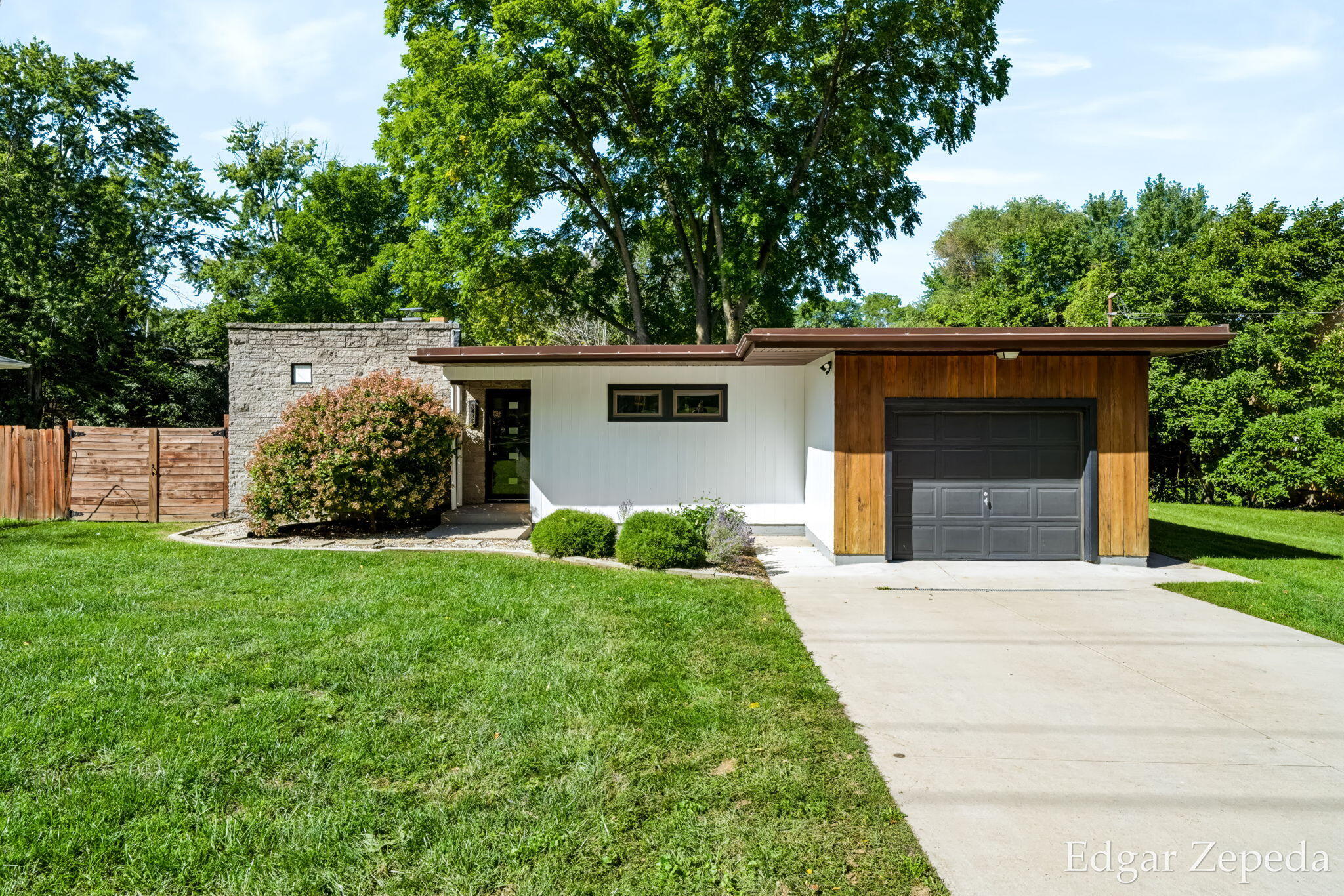 3439 Kalamazoo Avenue SE — photo