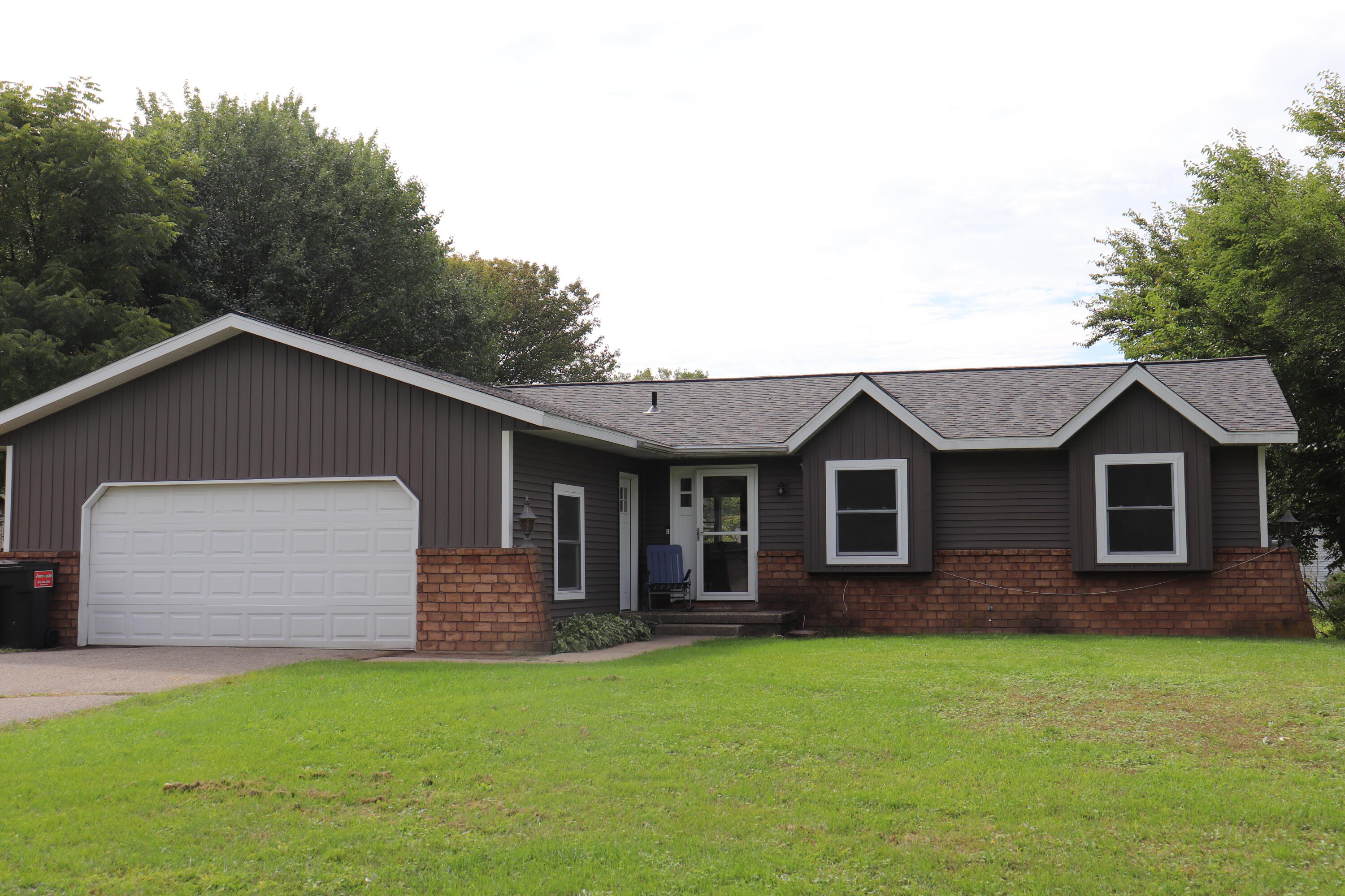 7151 Michael Drive — photo