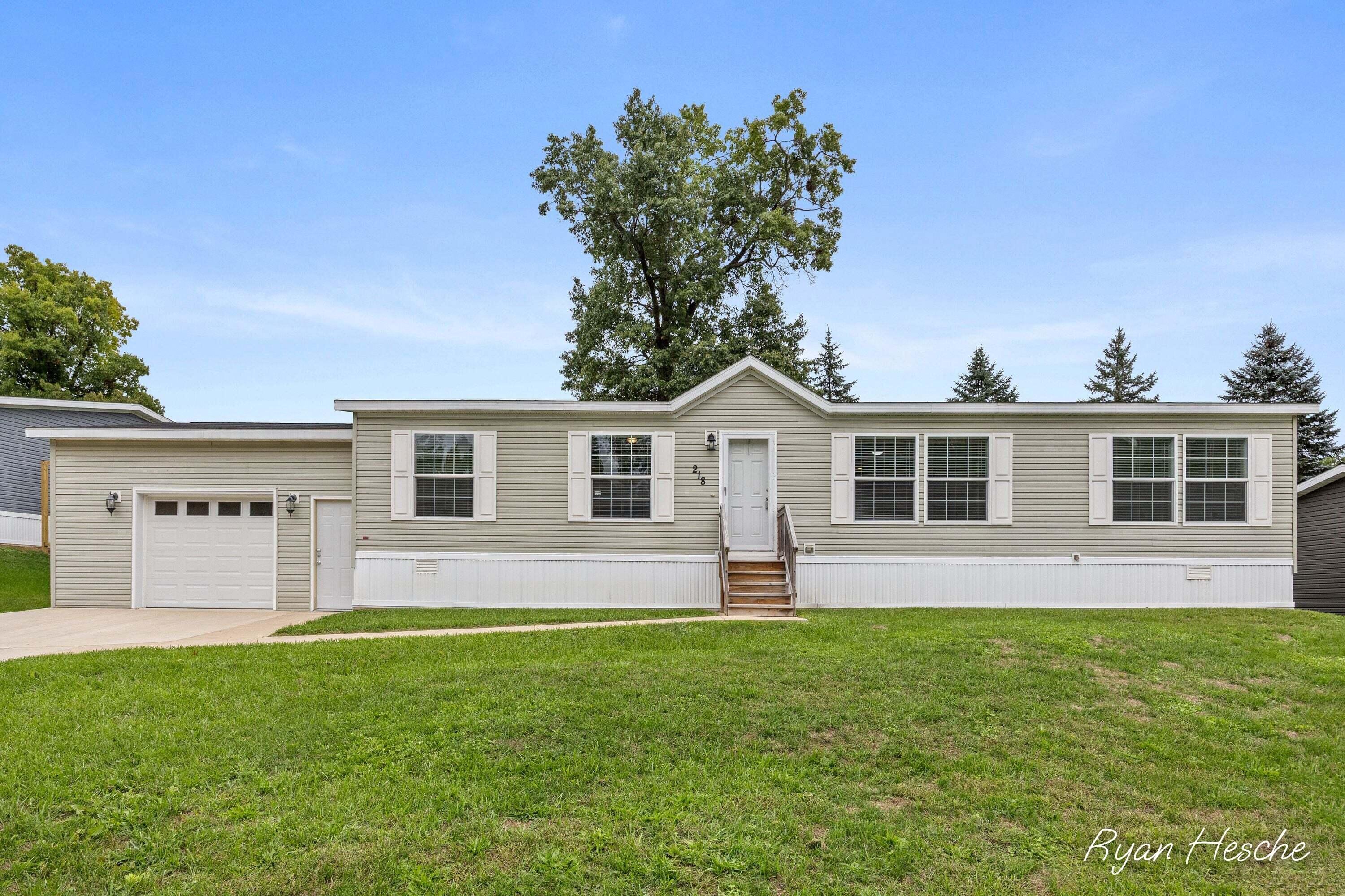 218 Whispering Creek Drive — photo