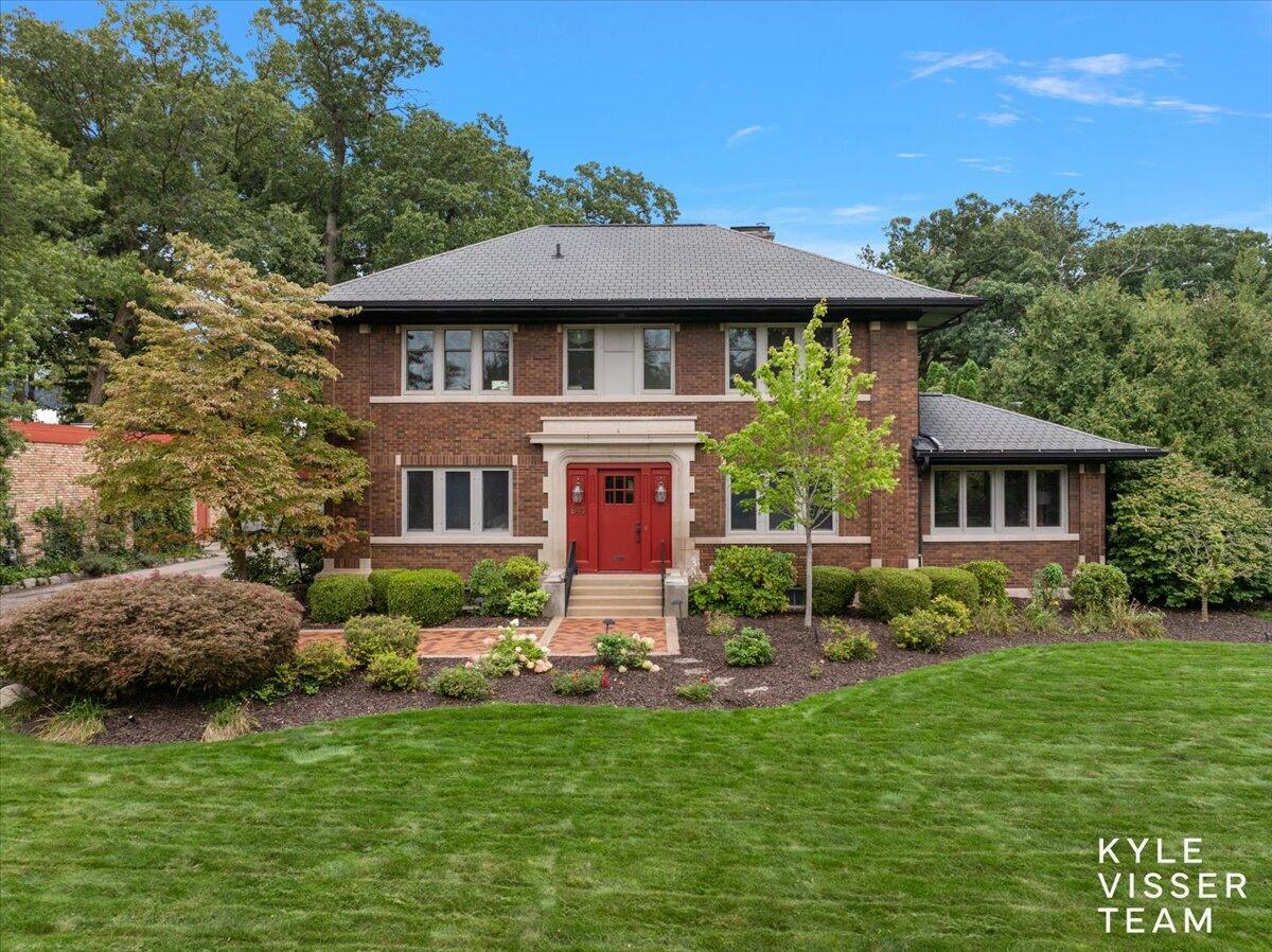 640 Cambridge Boulevard SE — photo