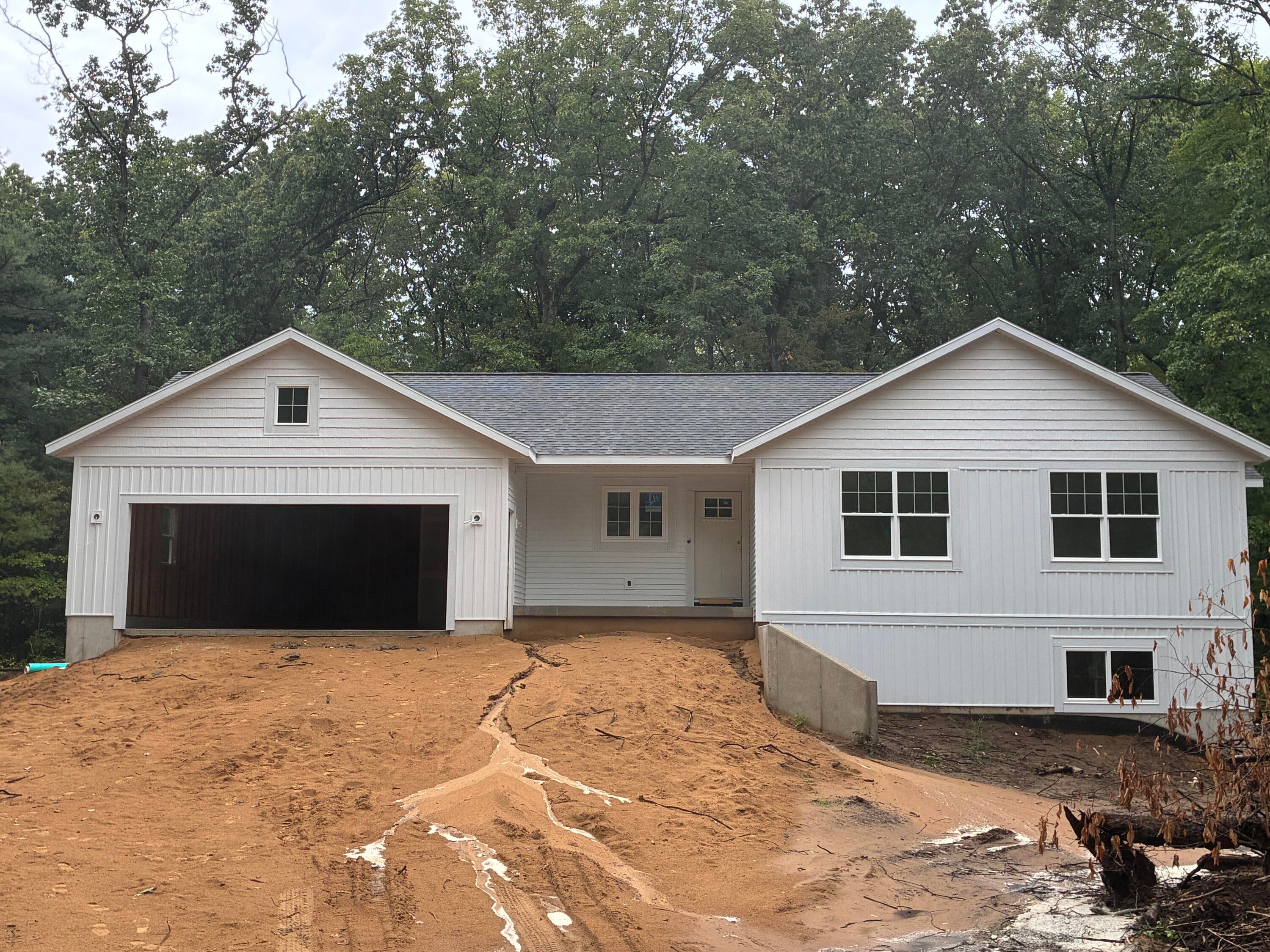 3723 Country Court — photo