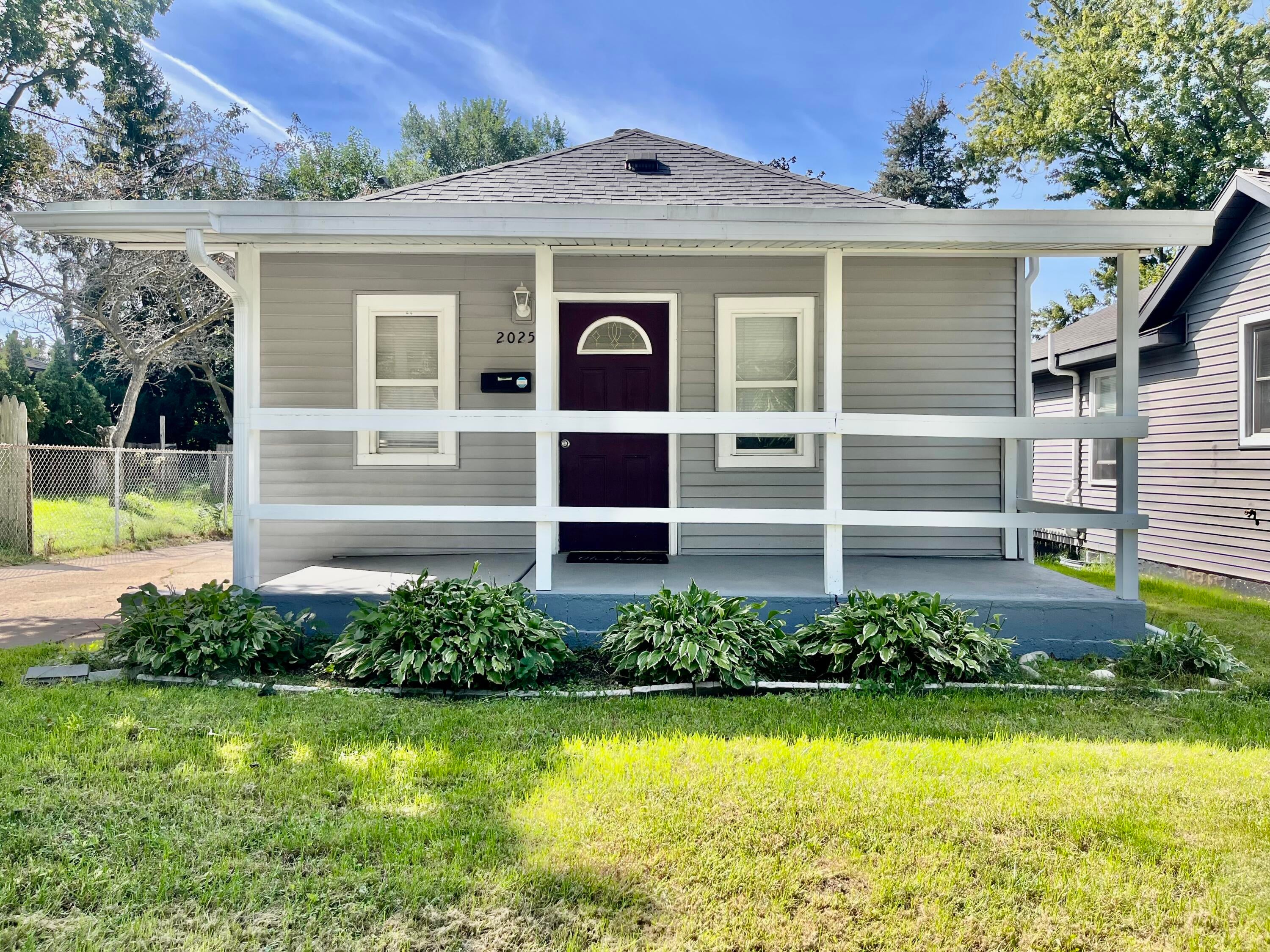 2025 De Hoop Avenue SW — photo