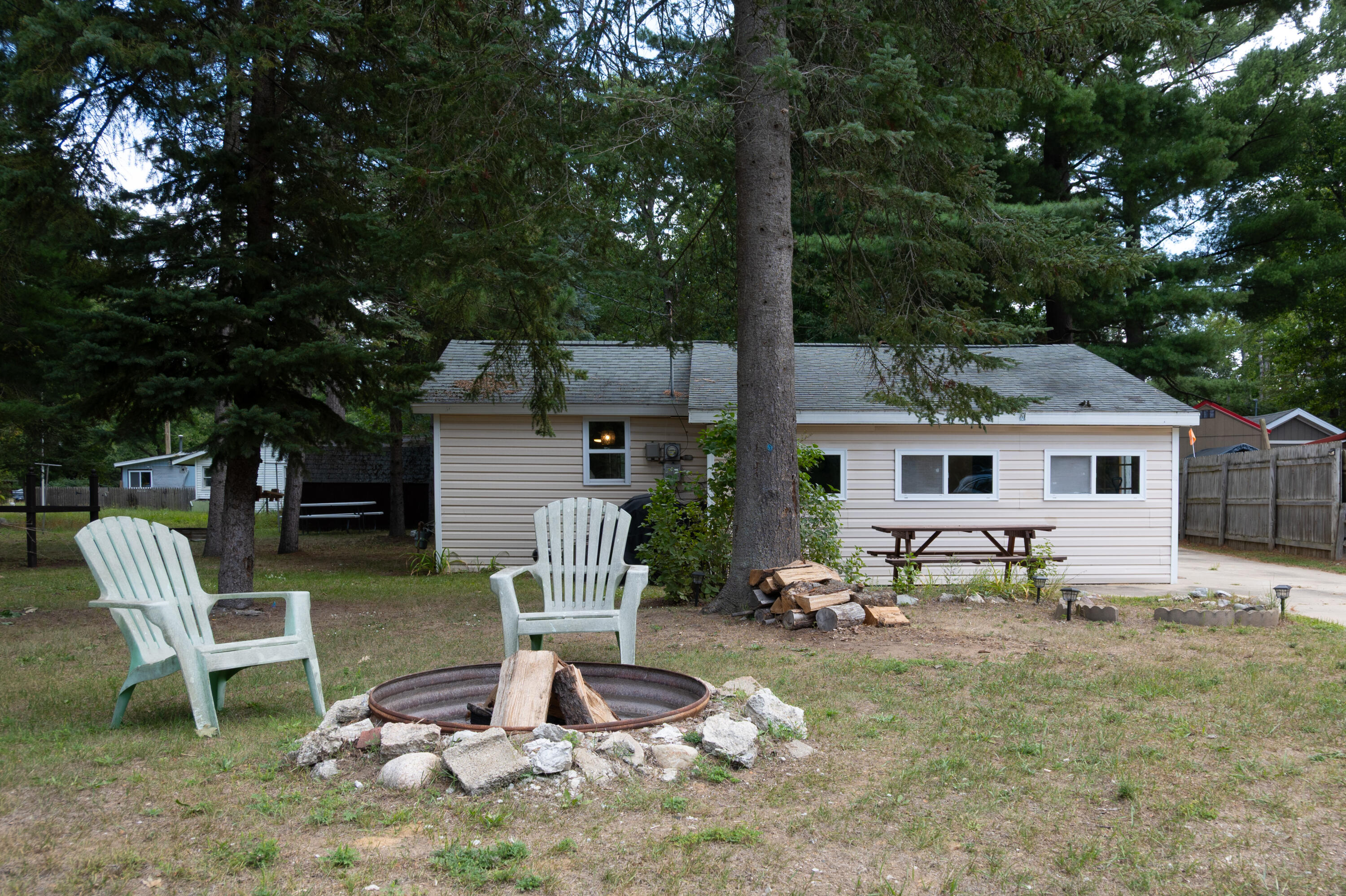 410 Silver Lake Drive — photo