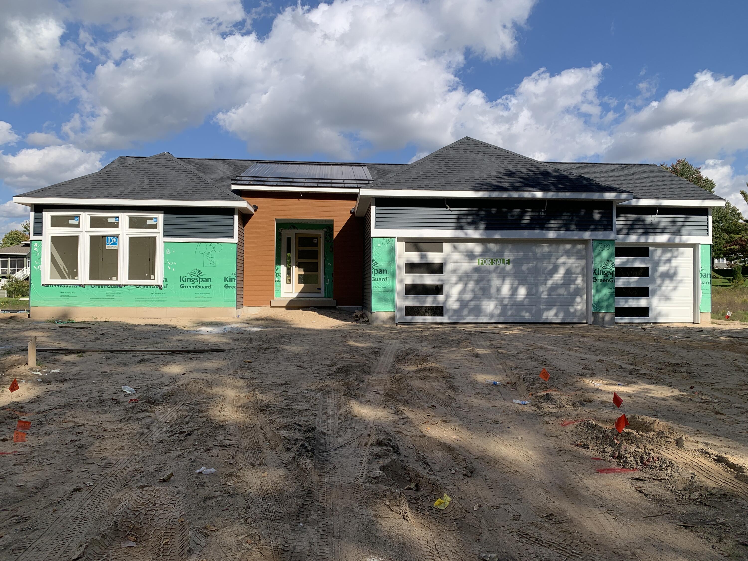 7030 Pinehurst Drive NE — photo