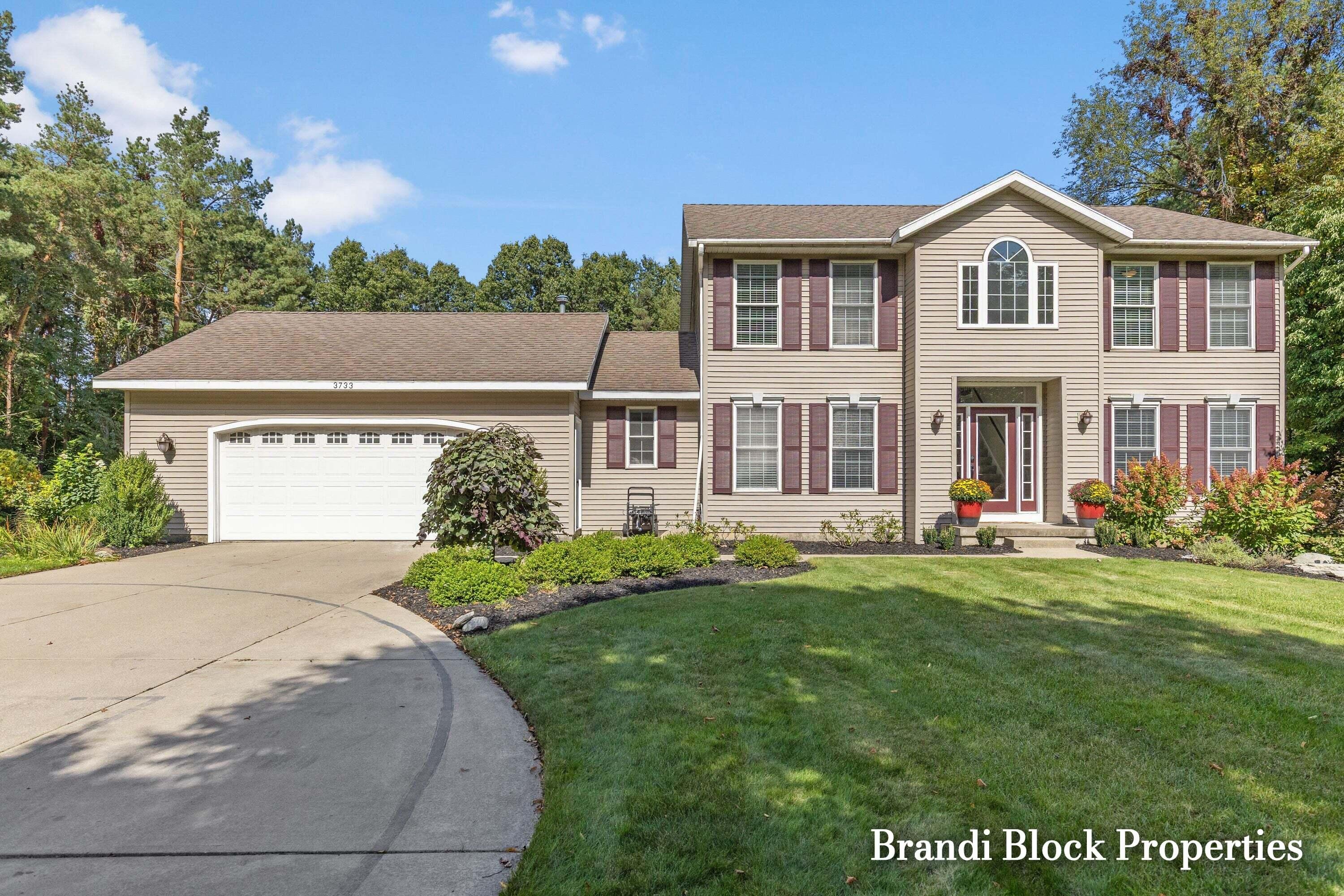 3733 Webber Pines Drive NE — photo
