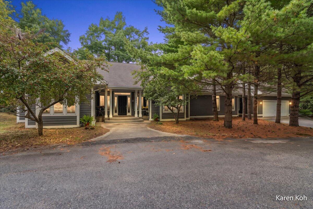 4779 N Lakeshore Drive — photo